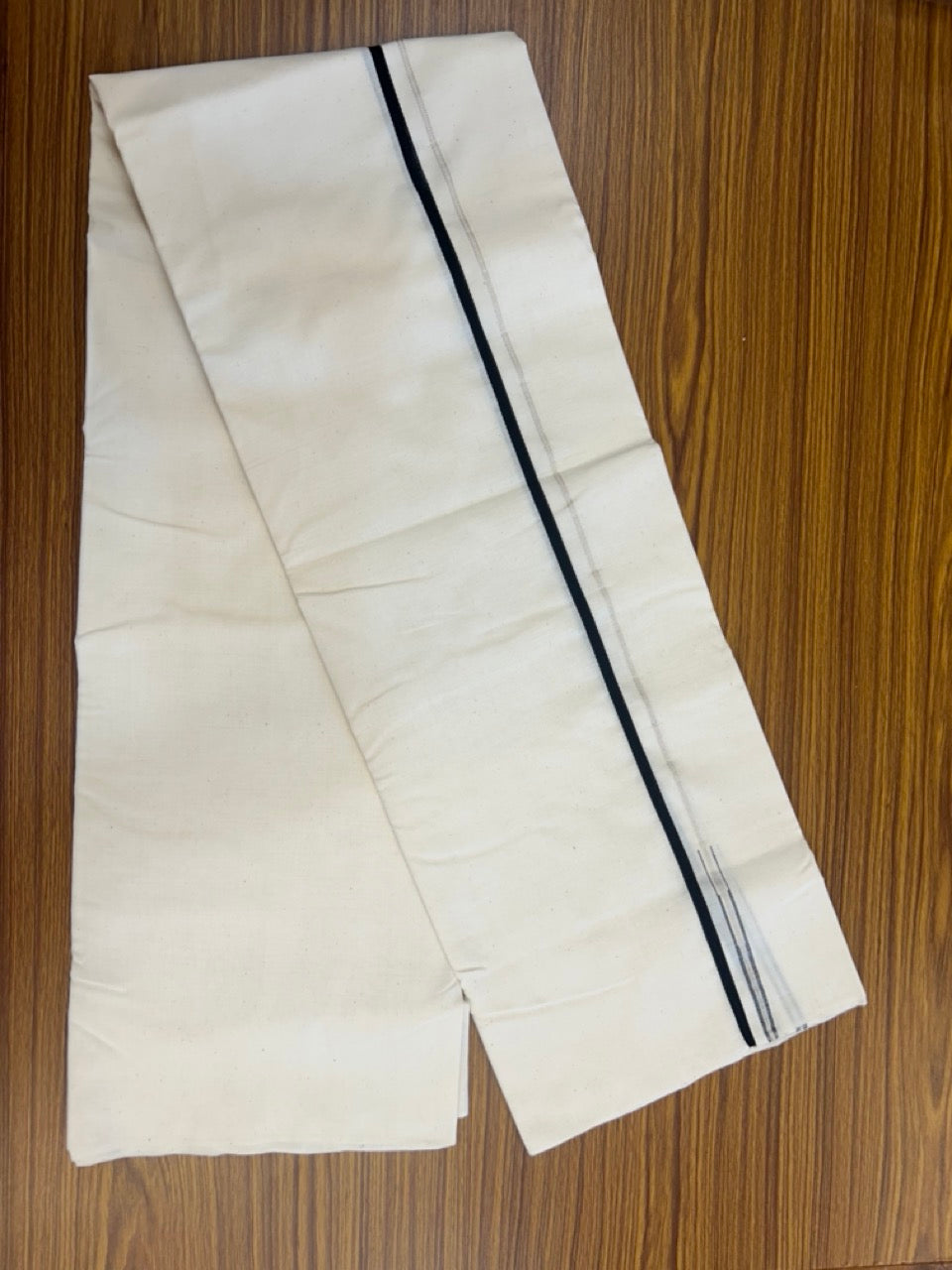25% DISCOUNT!! SIGNATURE KAITHARIKADA EXCLUSIVE SINGLE DHOTI - 100% Cotton Balaramapuram HANDLOOM Single Mundu/Dhoti - Off White (Unbleached) 0.5 inch Puliyilakkara Silver Kasav & Black Chutty Kara (2 meter / 4 muzham) - 2 KK5293 KAI