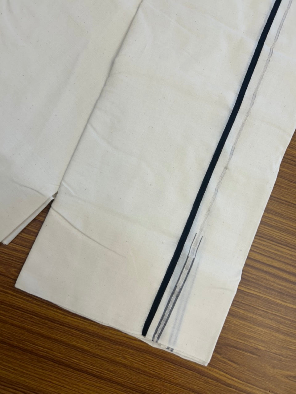 25% DISCOUNT!! SIGNATURE KAITHARIKADA EXCLUSIVE SINGLE DHOTI - 100% Cotton Balaramapuram HANDLOOM Single Mundu/Dhoti - Off White (Unbleached) 0.5 inch Puliyilakkara Silver Kasav & Black Chutty Kara (2 meter / 4 muzham) - 2 KK5293 KAI