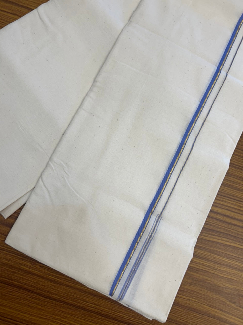 25% DISCOUNT!! SIGNATURE KAITHARIKADA EXCLUSIVE SINGLE DHOTI - 100% Cotton Balaramapuram HANDLOOM Single Mundu/Dhoti - Off White (Unbleached) 0.25 inch Puliyilakkara Gold Kasav & Lavender Blue Chutty Kara (2 meter / 4 muzham) - 4 KK5293 KAI
