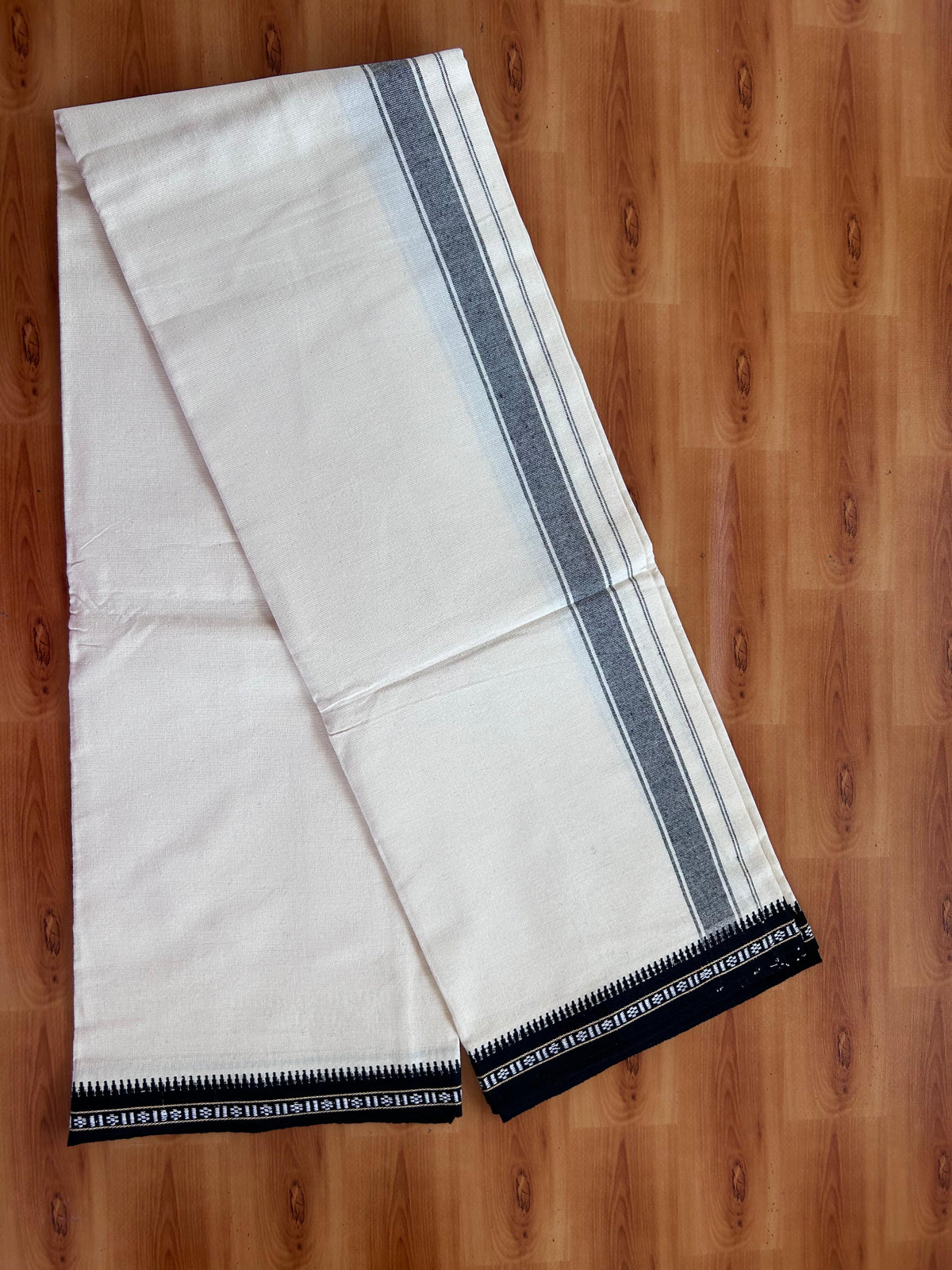 Kaitharikada Single Kaily / Lungi - Pure Cotton - (2/40)S 1 inch Black Striped kara With Off White Body Kuppadam Border (2 meter / 4 muzham) - 5 KK8077 KUT