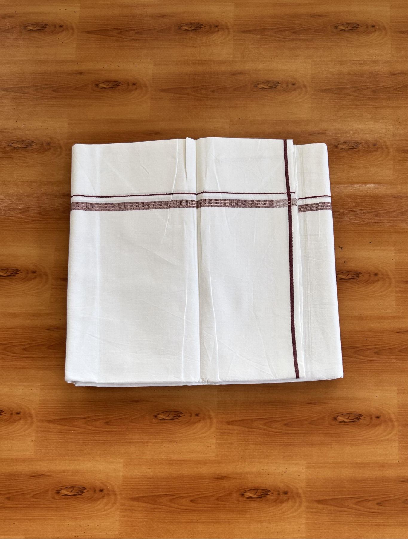Single Mundu/Dhoti  - Pure White - 29% Discount !! KaithariKada Balaramapuram 100% Cotton - Twisted 60s Thread - 0.5 Cm Silver Kasav & Light Maroon Shaded Striped Kara (2 meter / 4 muzham) - 47 KK5393 GL