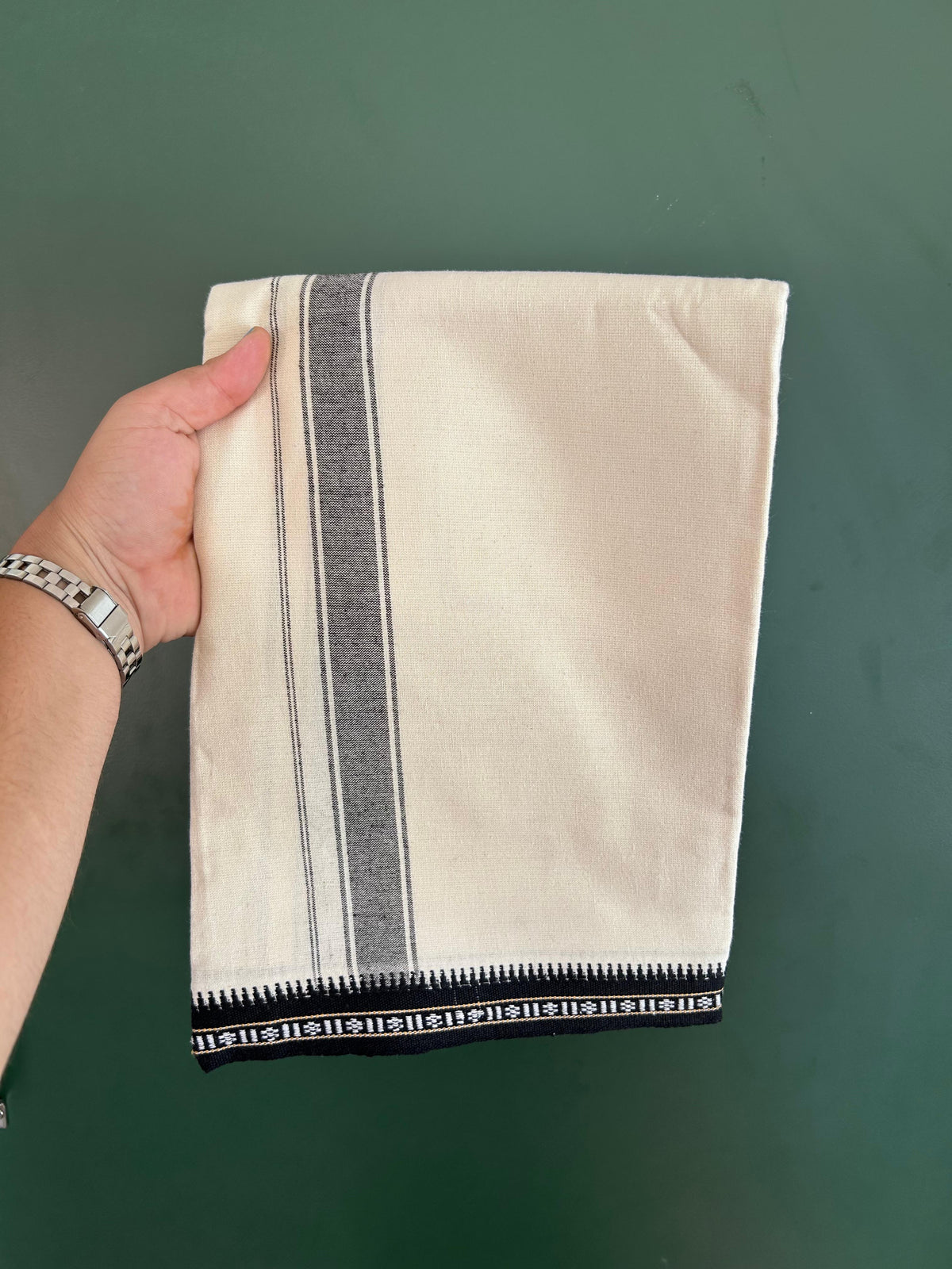 Kaitharikada Single Kaily / Lungi - Pure Cotton - (2/40)S 1 inch Black Striped kara With Off White Body Kuppadam Border (2 meter / 4 muzham) - 5 KK8077 KUT