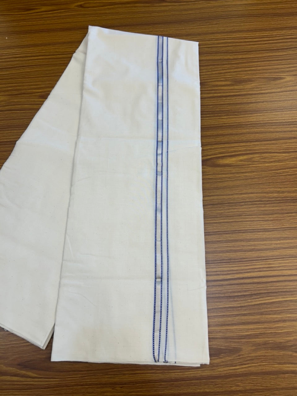 25% DISCOUNT!! SIGNATURE KAITHARIKADA EXCLUSIVE SINGLE DHOTI - 100% Cotton Balaramapuram HANDLOOM Single Mundu/Dhoti - Off White (Unbleached) 0.5 inch Silver Kasav & Blue Design Kara (2 meter / 4 muzham) - 1 KK5293 KAI