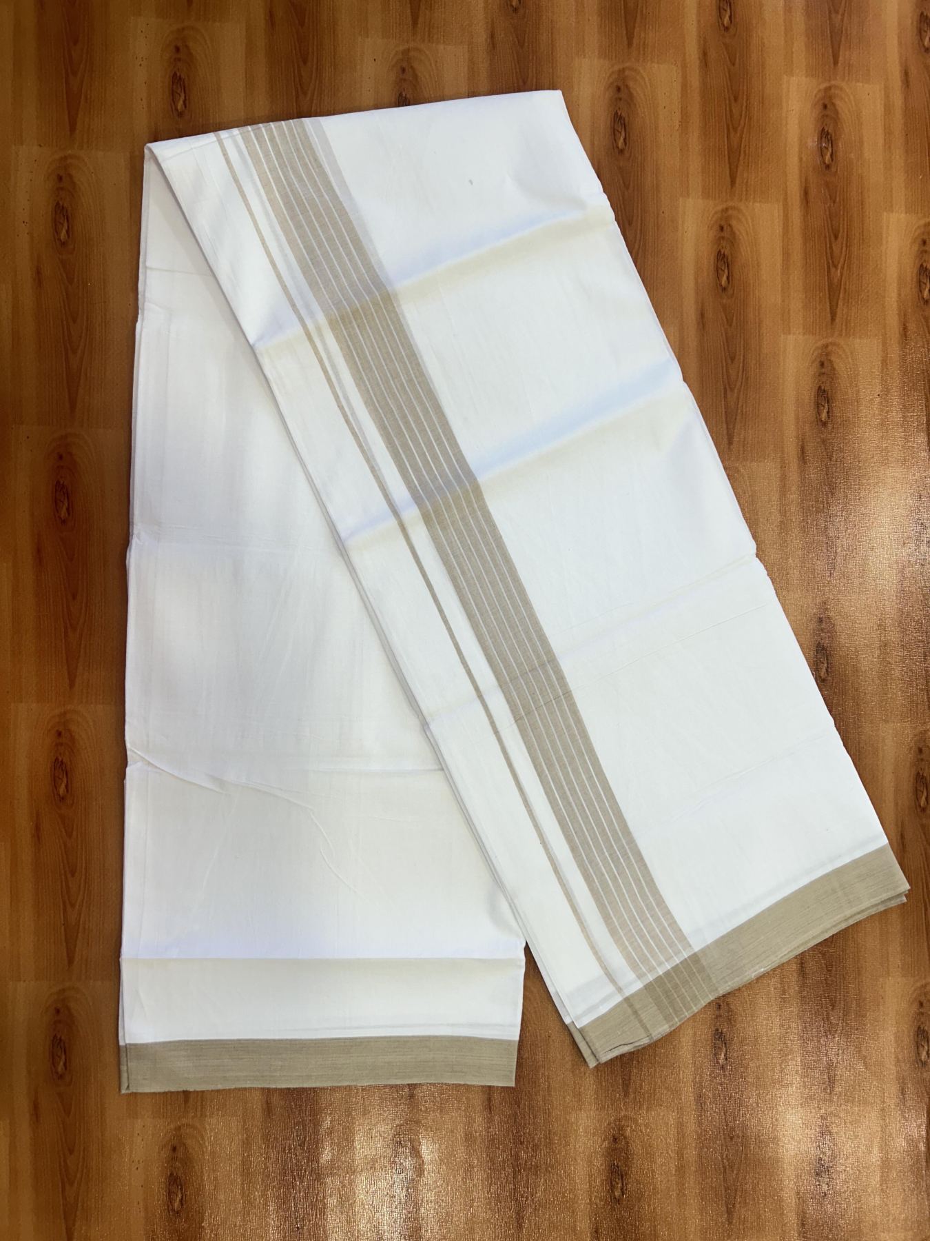 Double Pure white Mundu / Dhothi - 20% Discount ! KaithariKada Balaramapuram - 100% Pure Cotton 100x80 - 1.5 inch Greyish Brown Shaded Kara 4.5 Meters (10 Muzham) - 21 KK5391 THI
