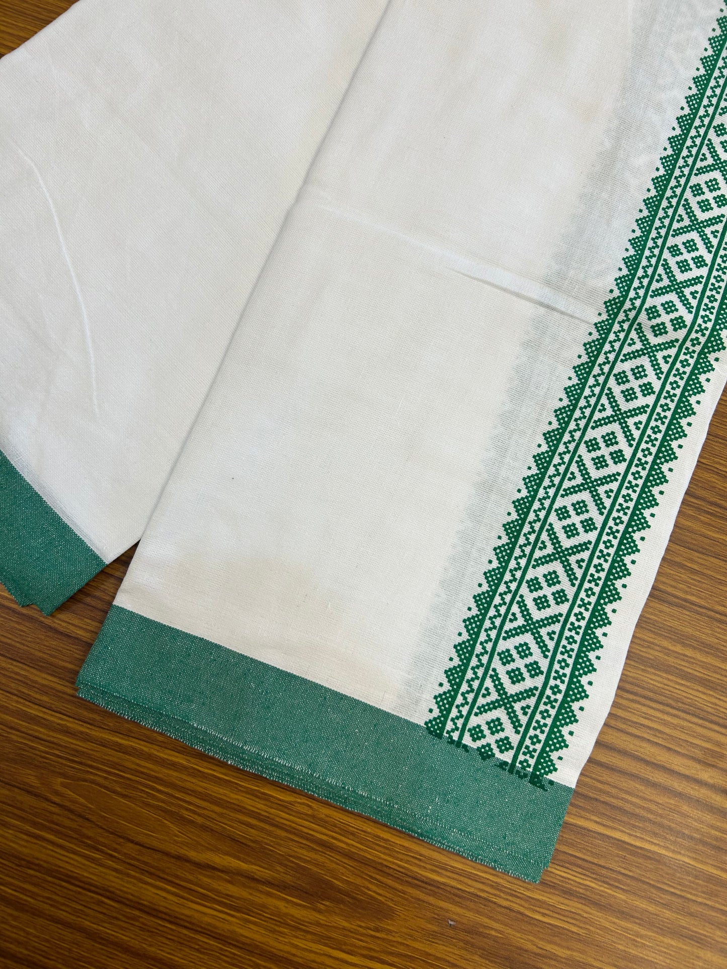 Kaitharikada - Polyster Mixed Cotton - (20s) - Pure white Single Kaily / Lungi - 2.5 inch Green Printed Kara with White colour body (2 meter / 4 muzham) - 3  KK8047 SAT