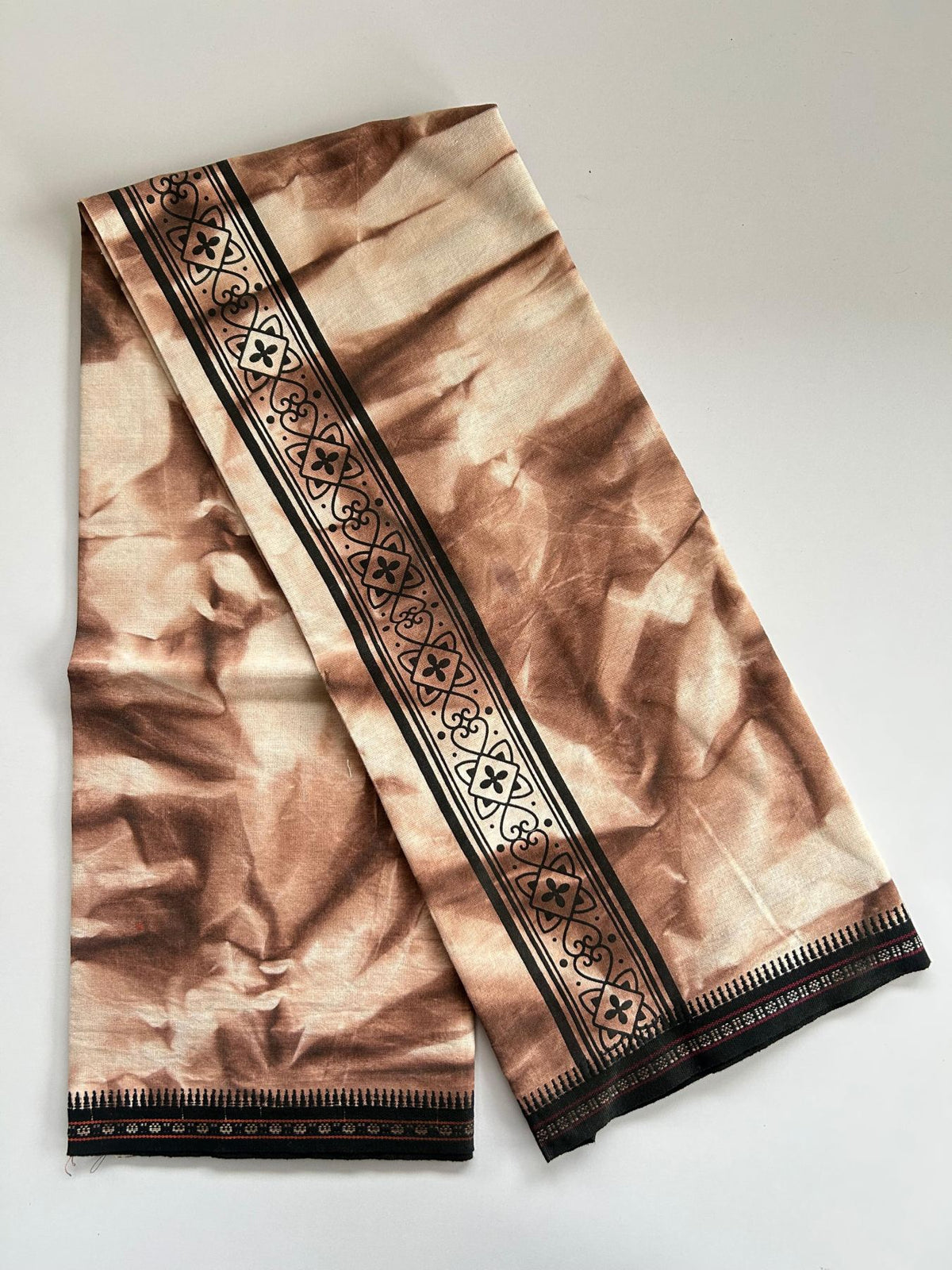 Dyed Single Kaily / Lungi - Kaitharikada - Mixed Cotton - 40s twisted - 2.75 inch Black Printed Design Kara With Brown & White Shaded Colour Body (2 meter / 4 muzham) -  1 KK8097 SAT