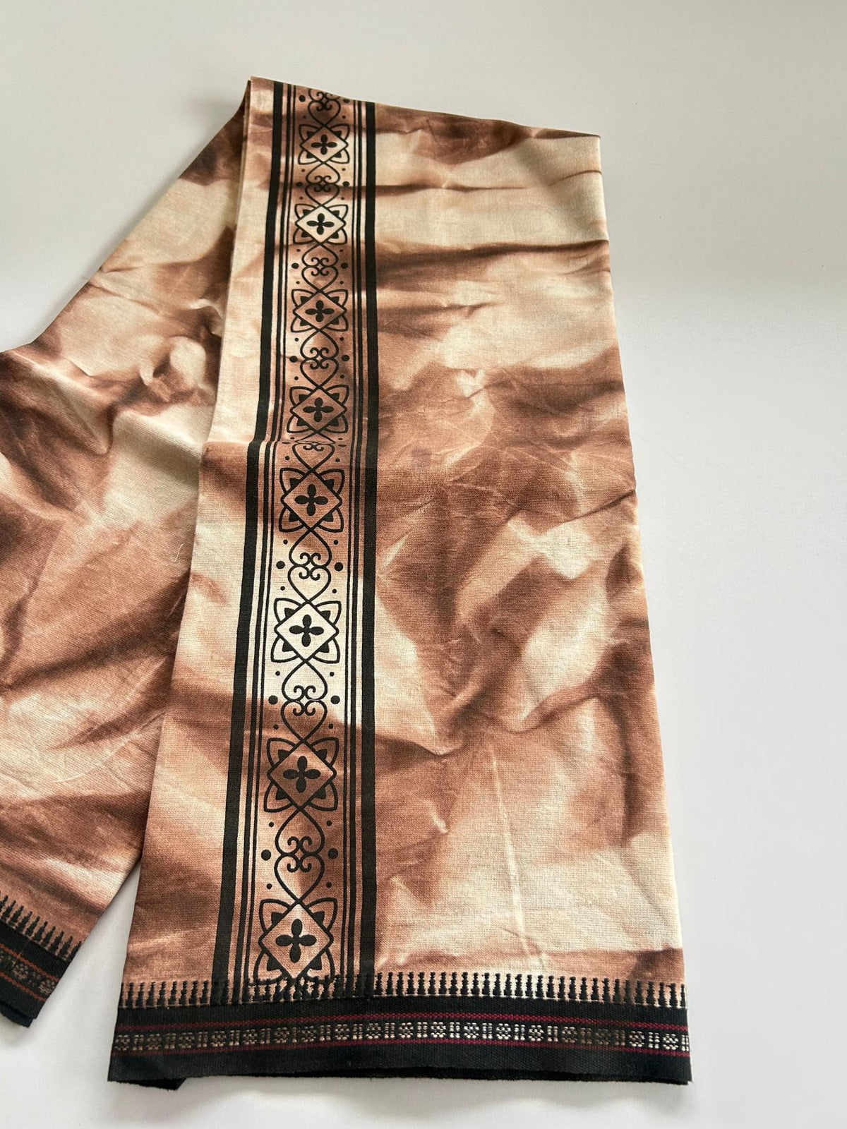 Dyed Single Kaily / Lungi - Kaitharikada - Mixed Cotton - 40s twisted - 2.75 inch Black Printed Design Kara With Brown & White Shaded Colour Body (2 meter / 4 muzham) -  1 KK8097 SAT
