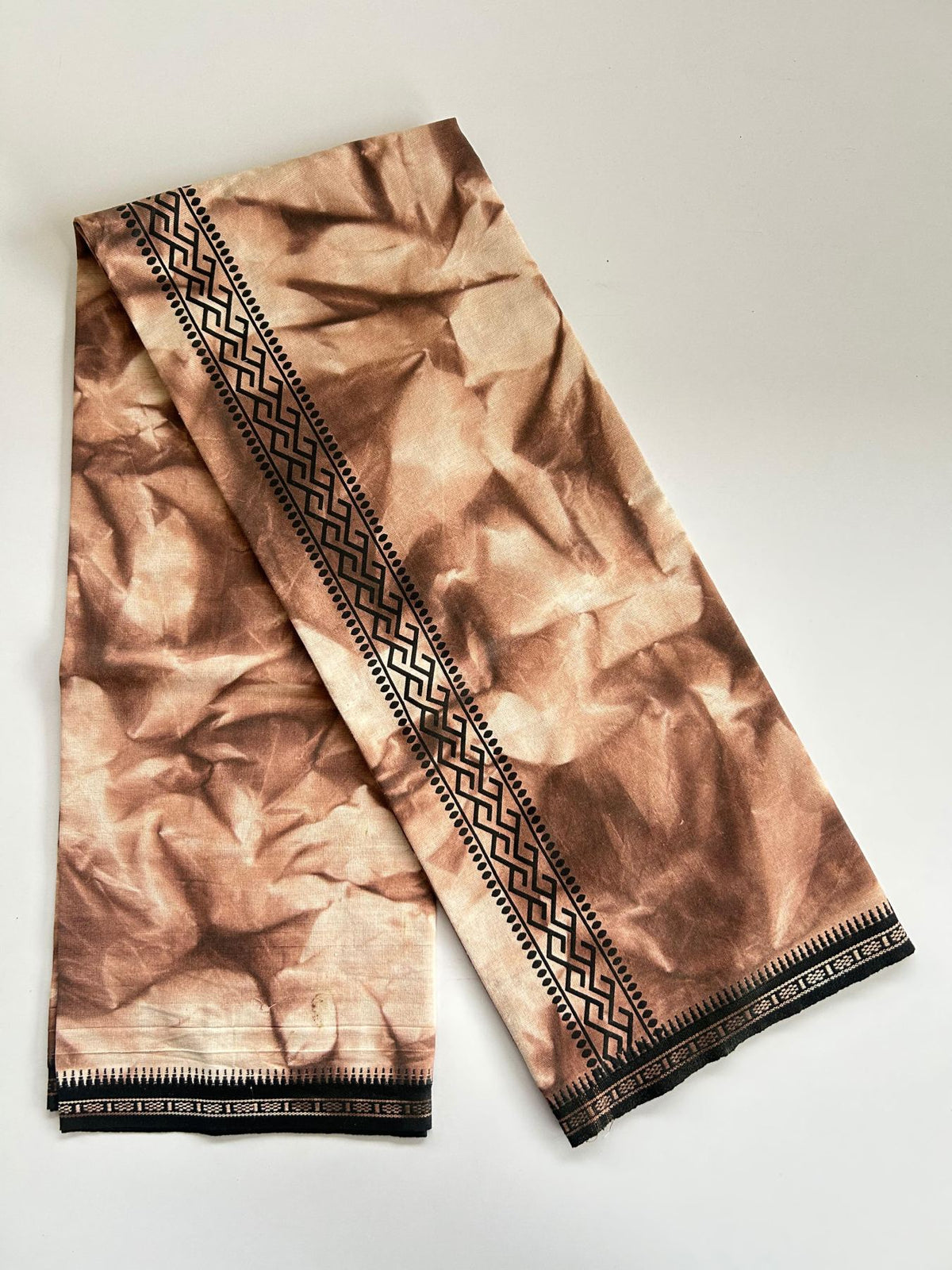 Dyed Single Kaily / Lungi - Kaitharikada - Mixed Cotton - 40s twisted - 2 inch Black Printed Design Kara With Brown & White Shaded Colour Body (2 meter / 4 muzham) -  2 KK8097 SAT