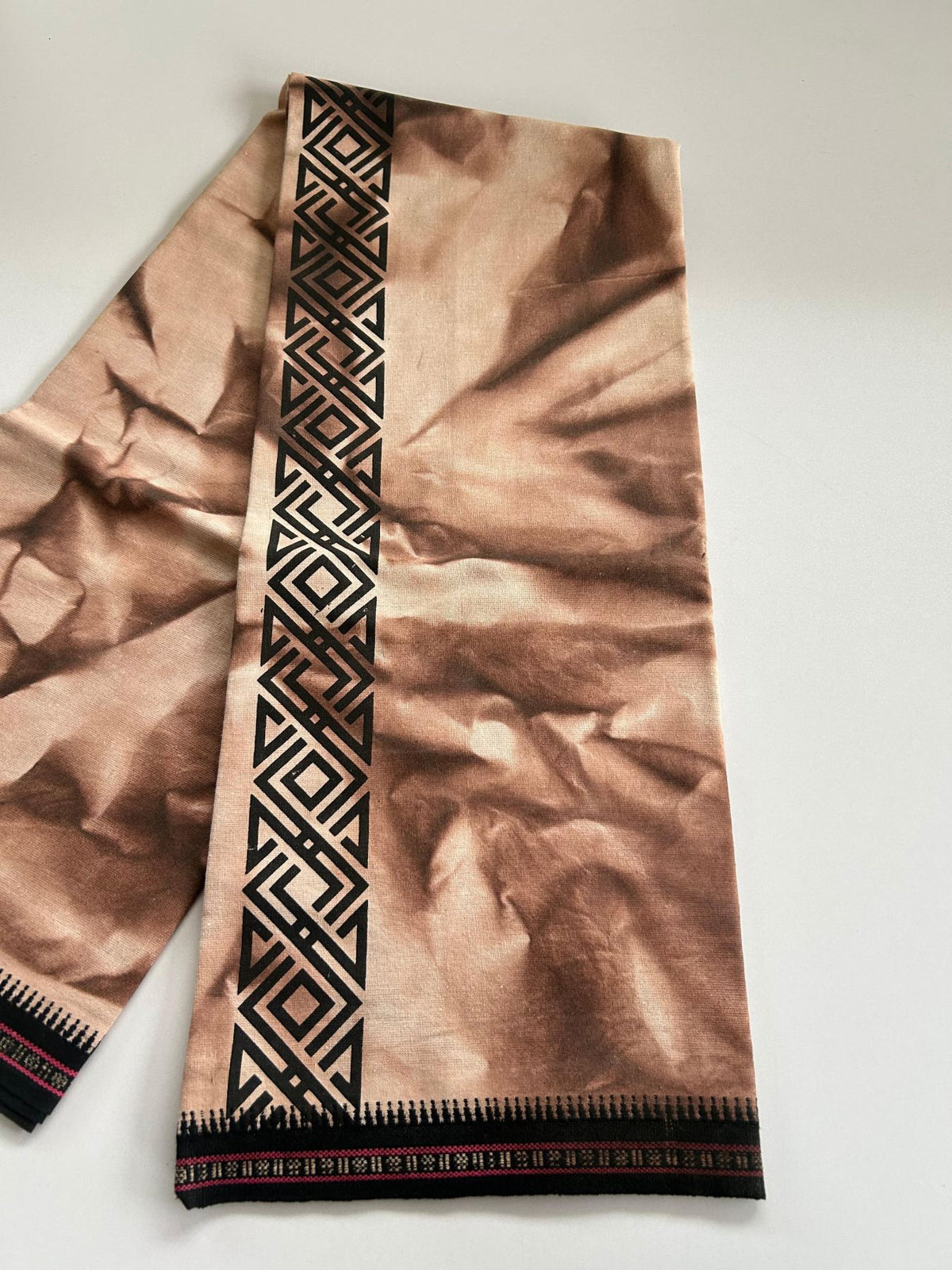 Dyed Single Kaily / Lungi - Kaitharikada - Mixed Cotton - 40s twisted - 2.25 inch Black Printed Design Kara With Brown & White Shaded Colour Body (2 meter / 4 muzham) -  3 KK8097 SAT