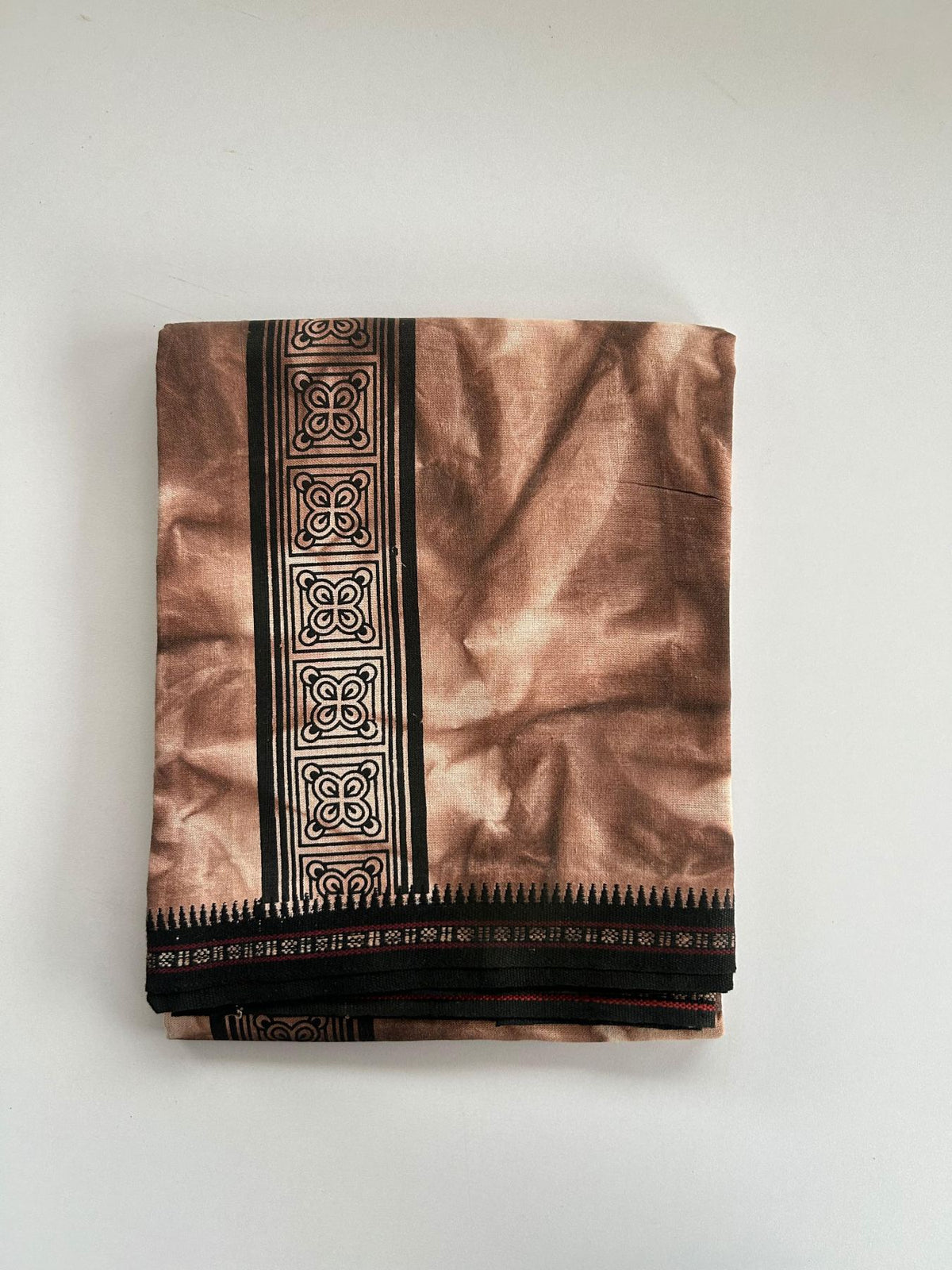 Dyed Single Kaily / Lungi - Kaitharikada - Mixed Cotton - 40s twisted - 2.75 inch Black Printed Design Kara With Brown & White Shaded Colour Body (2 meter / 4 muzham) -  4 KK8097 SAT