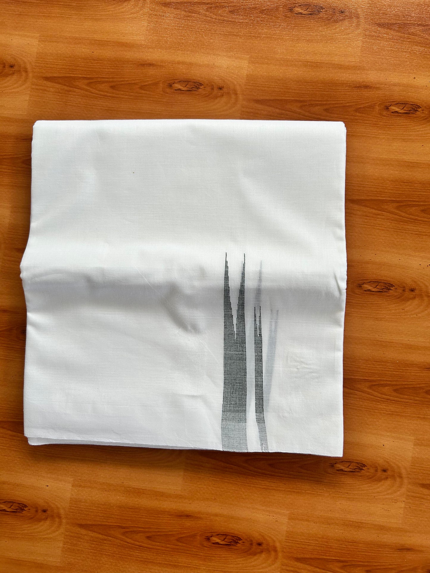 Double Pure White Mundu/Dhoti - 20% Discount !! KaithariKada Balaramapuram 100% Cotton - 100x80 - 1.25 Dark Green Striped Double Chutty Kara 3.90 mtr (8 muzham) - 9 KK5443 VAS