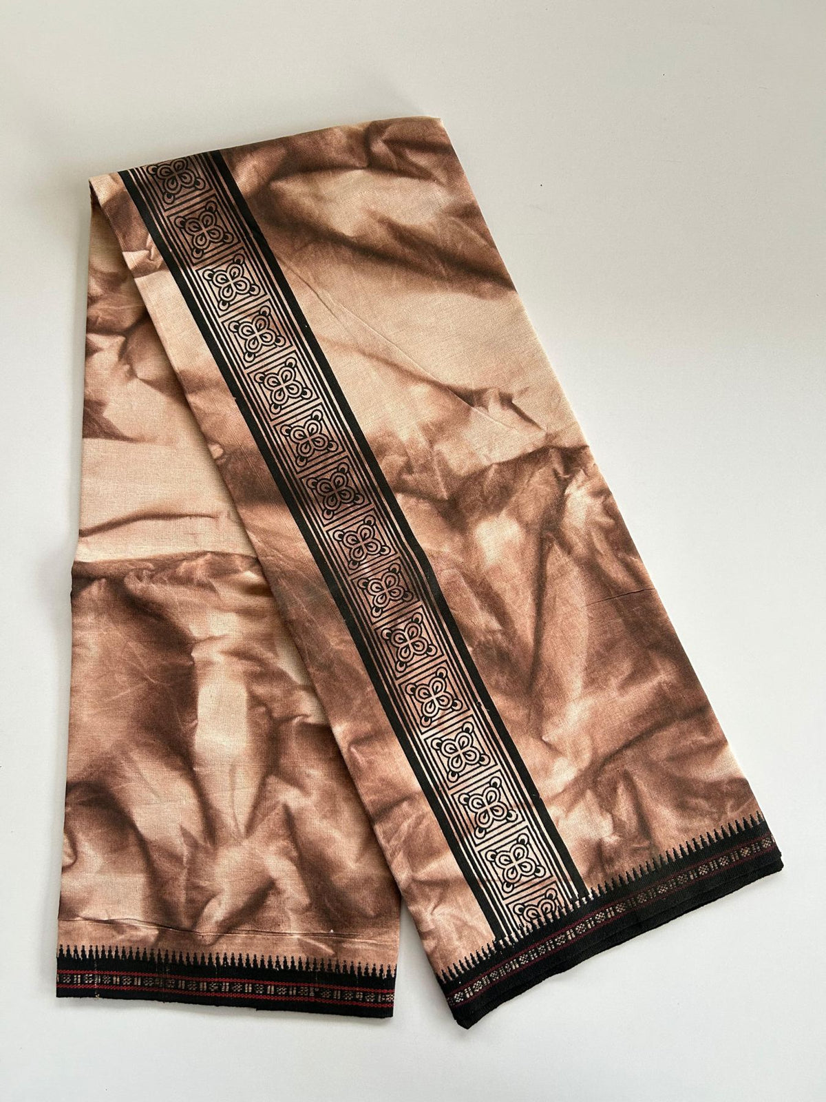 Dyed Single Kaily / Lungi - Kaitharikada - Mixed Cotton - 40s twisted - 2.75 inch Black Printed Design Kara With Brown & White Shaded Colour Body (2 meter / 4 muzham) -  4 KK8097 SAT
