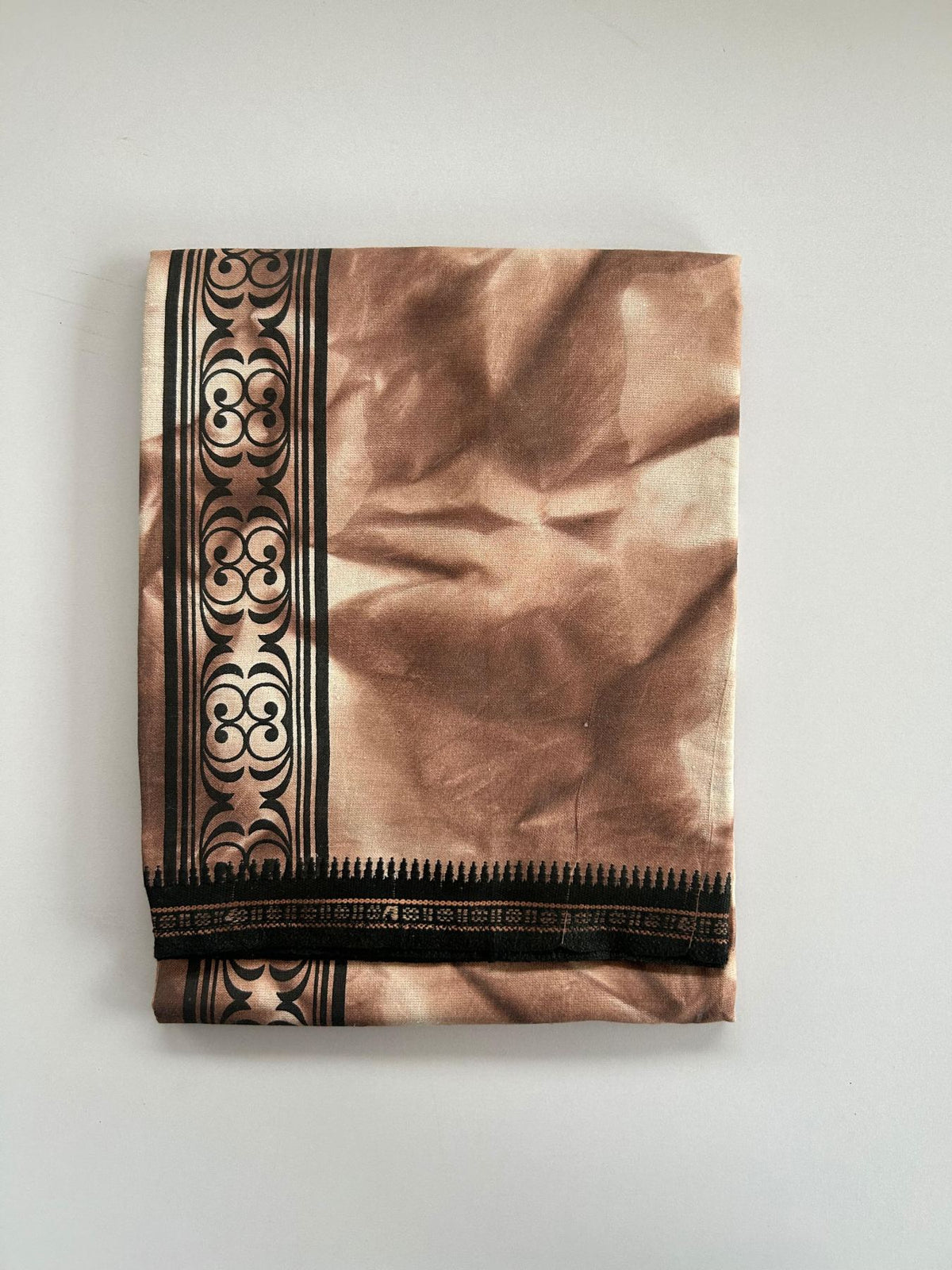 Dyed Single Kaily / Lungi - Kaitharikada - Mixed Cotton - 40s twisted - 2.5 inch Black Printed Design Kara With Brown & White Shaded Colour Body (2 meter / 4 muzham) - 6 KK8097 SAT