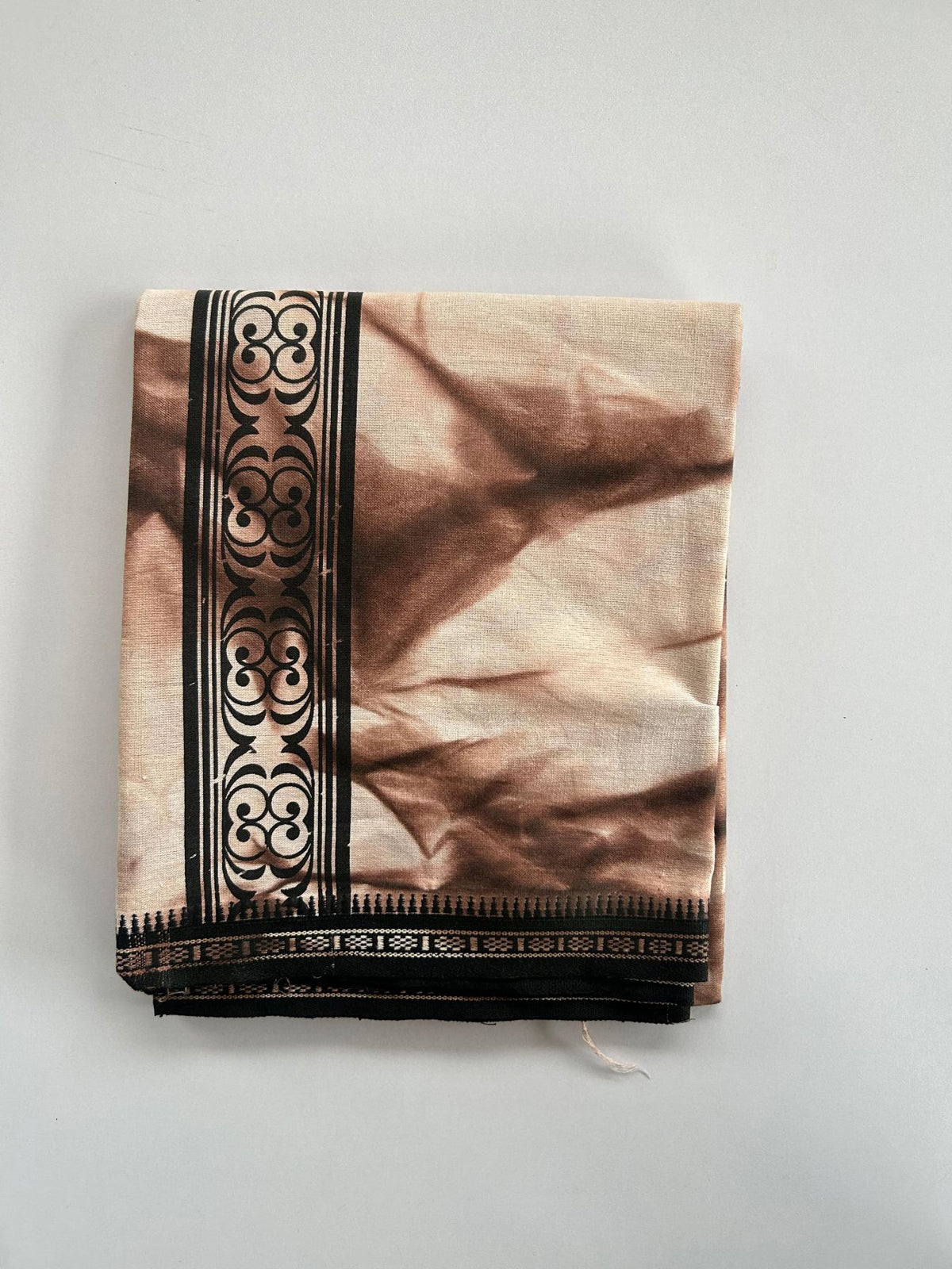 Dyed Single Kaily / Lungi - Kaitharikada - Mixed Cotton - 40s twisted - 2.5 inch Black Printed Design Kara With Brown & White Shaded Colour Body (2 meter / 4 muzham) - 7 KK8097 SAT