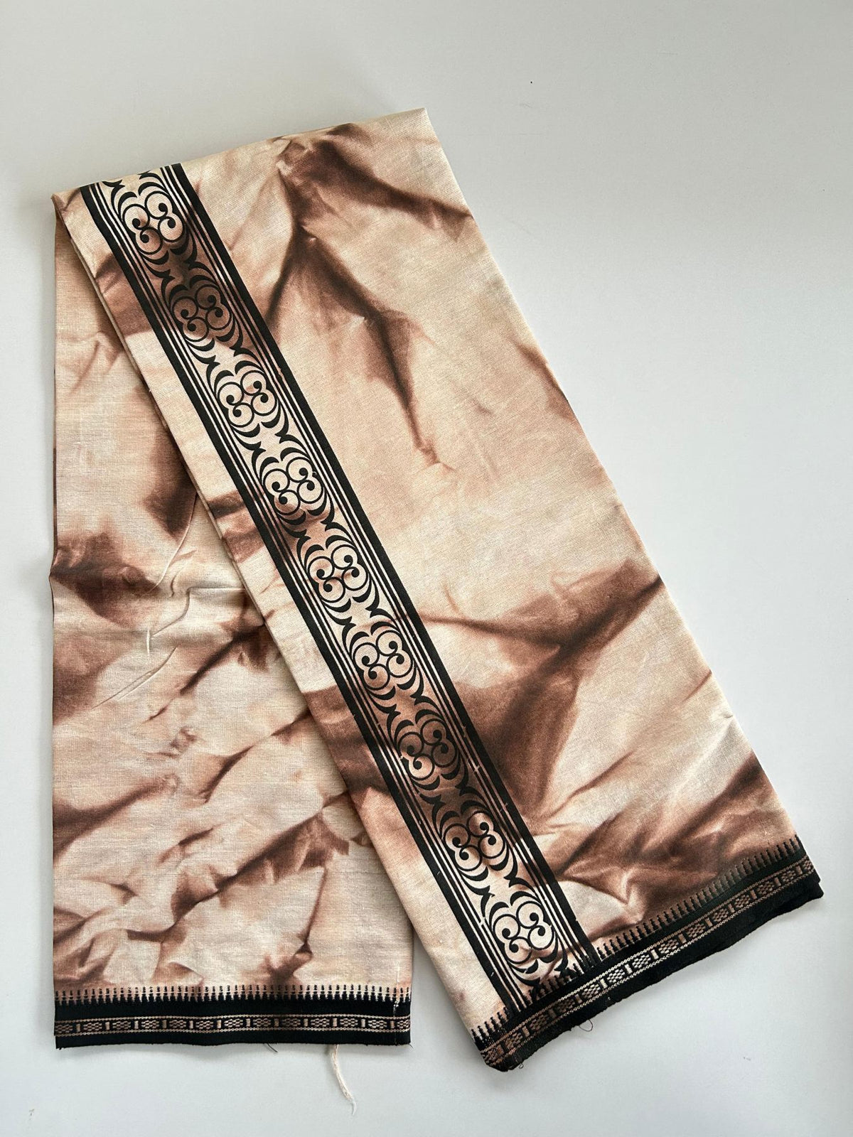 Dyed Single Kaily / Lungi - Kaitharikada - Mixed Cotton - 40s twisted - 2.5 inch Black Printed Design Kara With Brown & White Shaded Colour Body (2 meter / 4 muzham) - 7 KK8097 SAT
