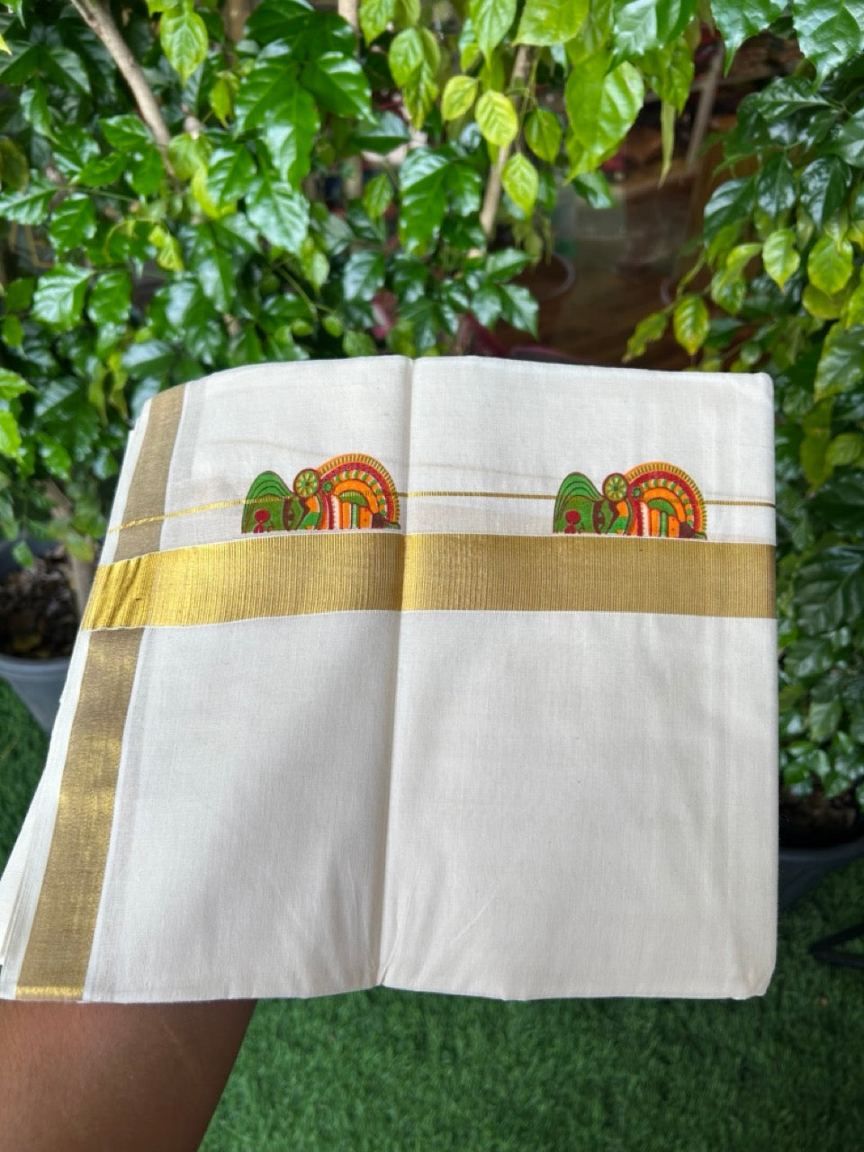 22% Discount!! KaithariKada Balaramapuram 100% Cotton Double Off White - (Ubleached) Mundu/Dhoti - 80x90 - 1 inch Gold Kasavu with Kathakali Printed Design Kara - 38KK5219 GAN