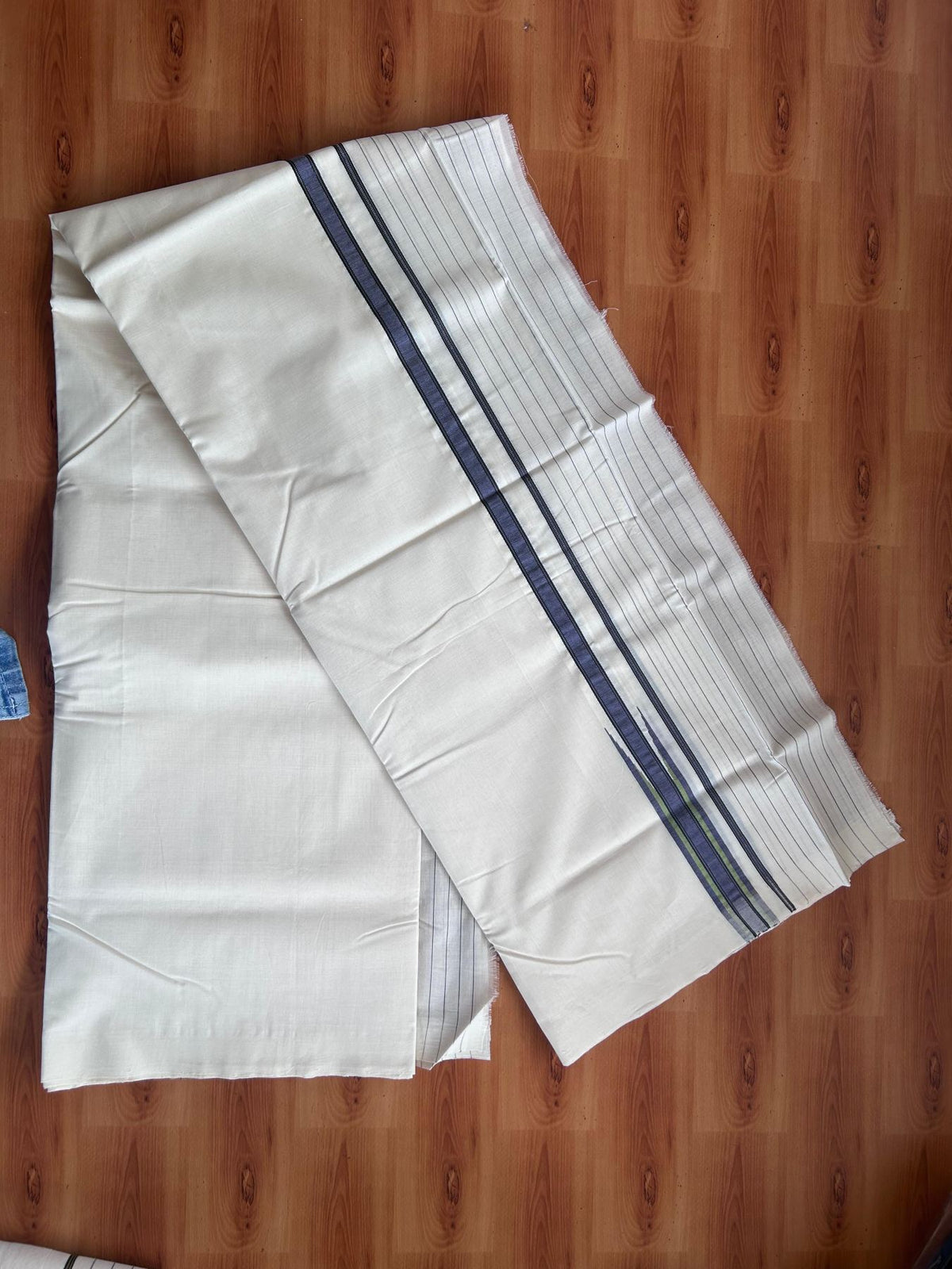 25% Discount!! KaithariKada Handloom  Unakkupaav  - Kerala Handloom - 100% Pure Cotton Off White - (Unbleached) Double Mundu/Dothi - 100x80 - 6.25 inch Green & Violet Chutty Side Stripes Kara 4 meter (8.5 Muzham) - 35 KK5498 REA