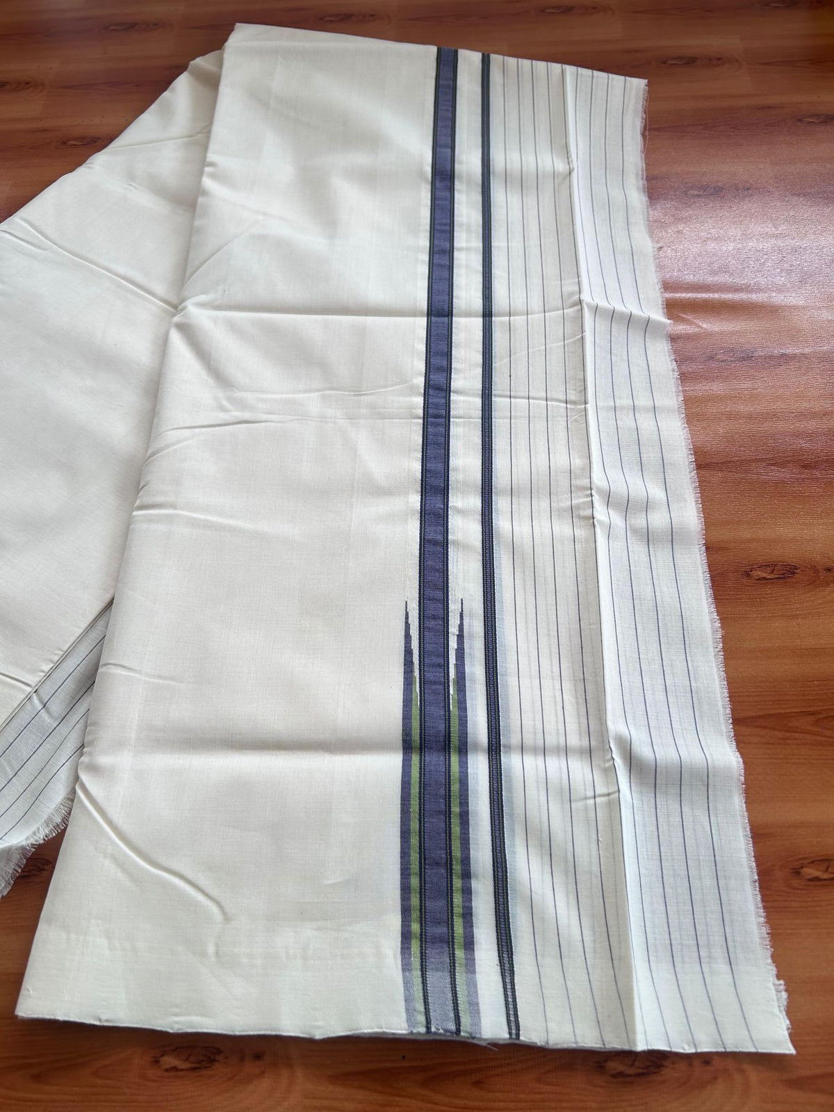 25% Discount!! KaithariKada Handloom  Unakkupaav  - Kerala Handloom - 100% Pure Cotton Off White - (Unbleached) Double Mundu/Dothi - 100x80 - 6.25 inch Green & Violet Chutty Side Stripes Kara 4 meter (8.5 Muzham) - 35 KK5498 REA