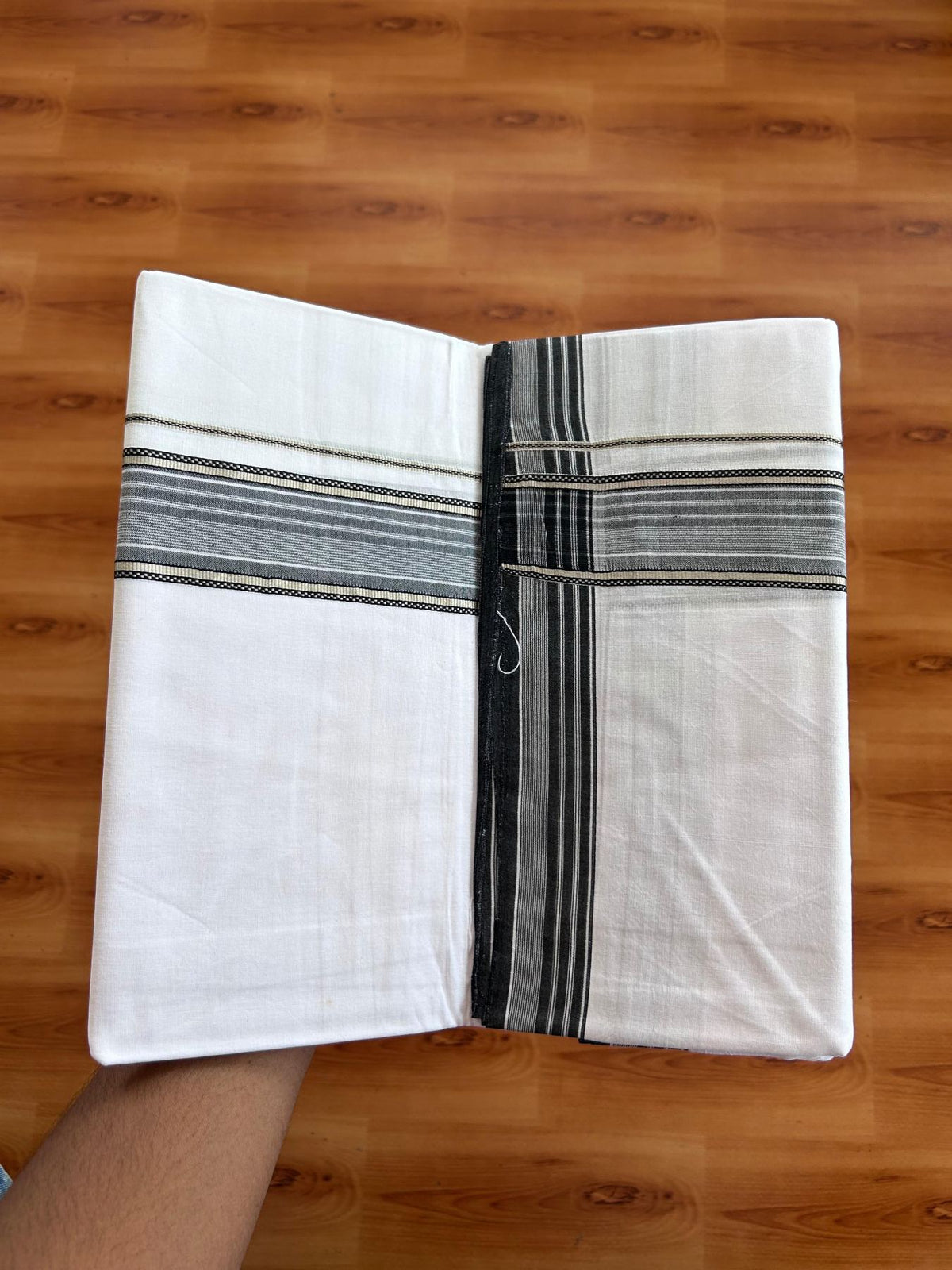 Double Ultra White 25% Discount ! KaithariKada Handloom Unakkupaav - Kerala Handloom - 100% Pure Cotton - 100x80 - 1.5 Inch Silver Kasav & Black Kara 4.00 mtr (8.5 Muzham) - 2 KK5509 RAM