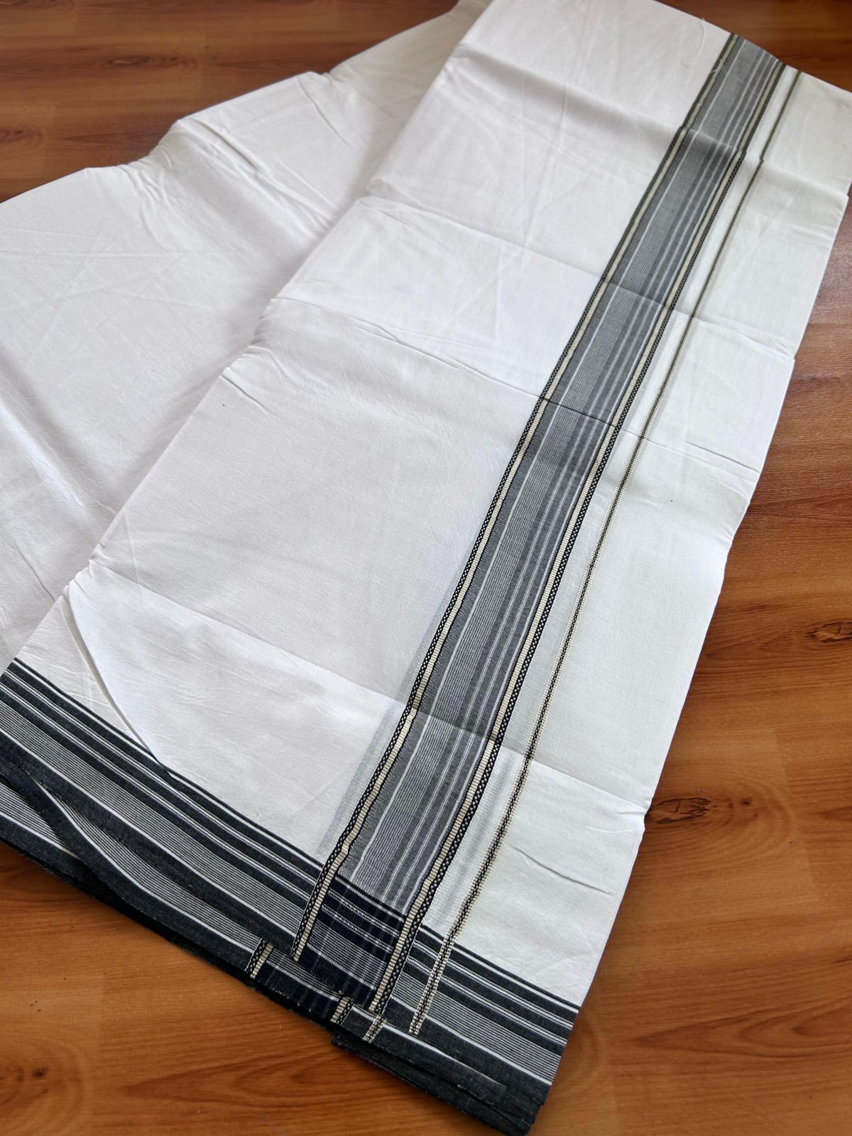 Double Ultra White 25% Discount ! KaithariKada Handloom Unakkupaav - Kerala Handloom - 100% Pure Cotton - 100x80 - 1.5 Inch Silver Kasav & Black Kara 4.00 mtr (8.5 Muzham) - 2 KK5509 RAM