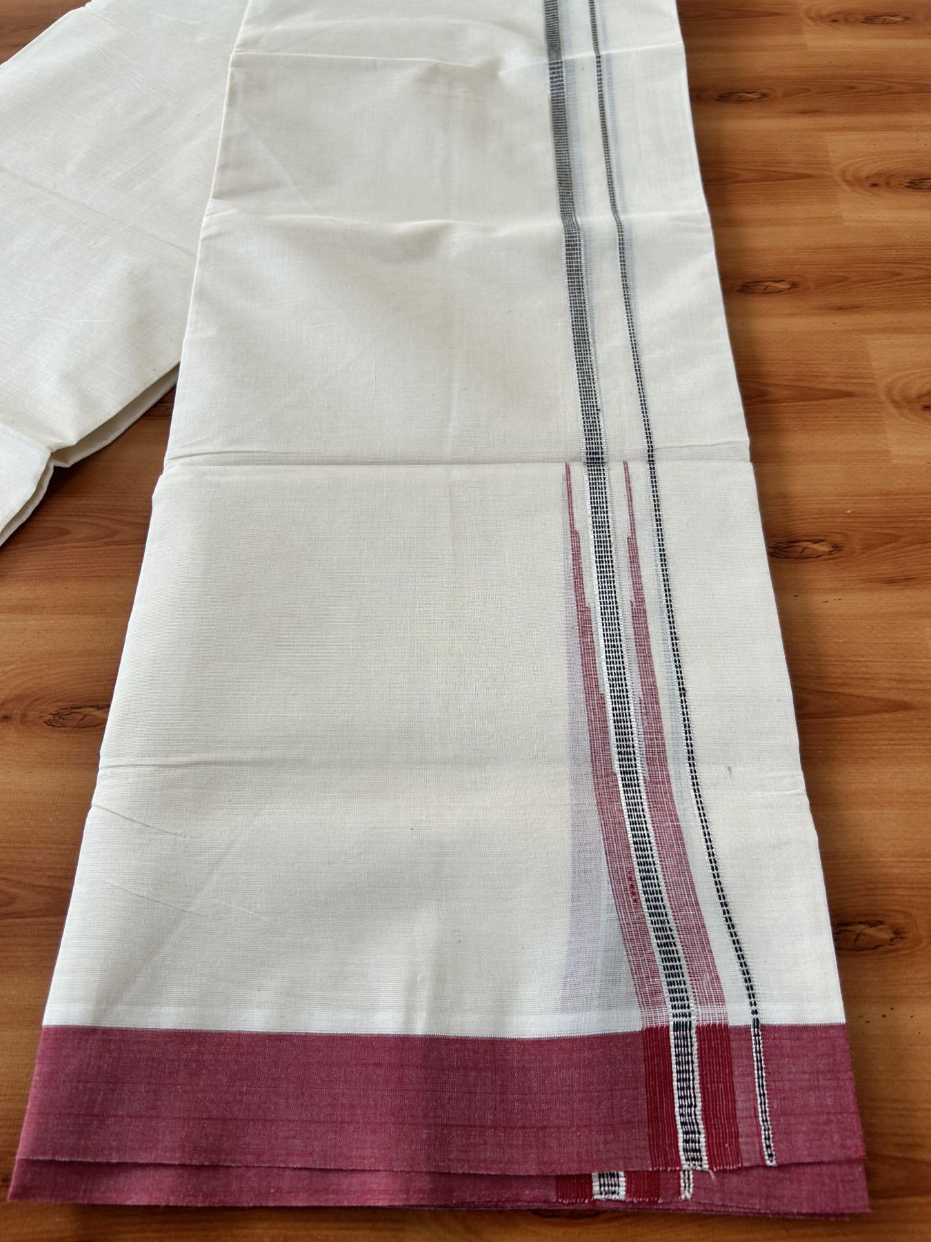 Off White Double (Unbleached) Mundu/Dhoti - 20% Discount! KaithariKada Balaramapuram 100% Cotton -100x80 - 1 inch Silver Kasav Black & Brick Red Puliyilakkara Chutty Kara 4 mtr (8.5 Muzham) - 40 KK5440 VIN
