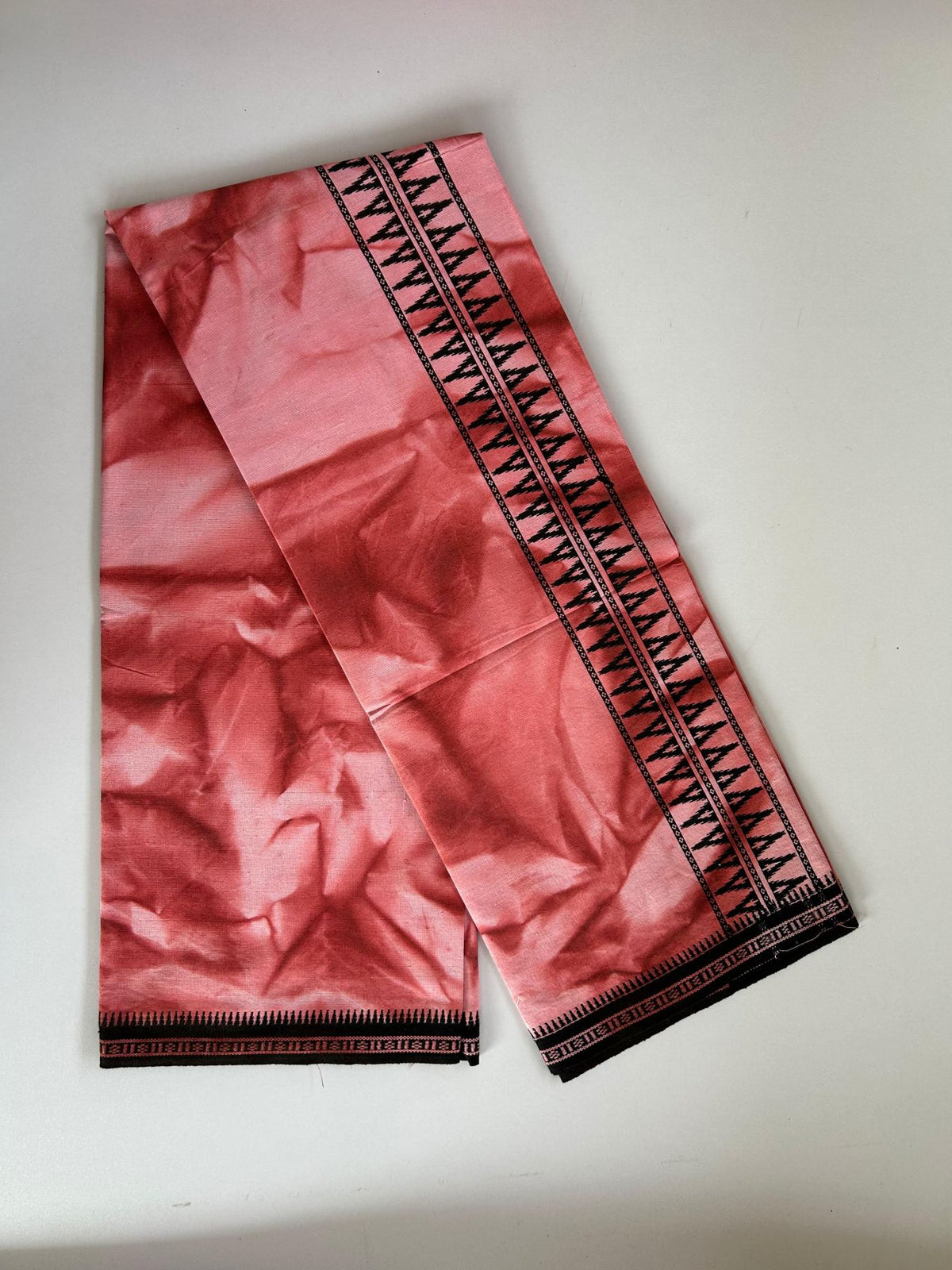 Dyed Single Kaily / Lungi - Kaitharikada - Mixed Cotton - 40s twisted - 2.75 inch Black Printed Design Kara With Coral Red & White Shaded Colour Body (2 meter / 4 muzham) - 9 KK8097 SAT