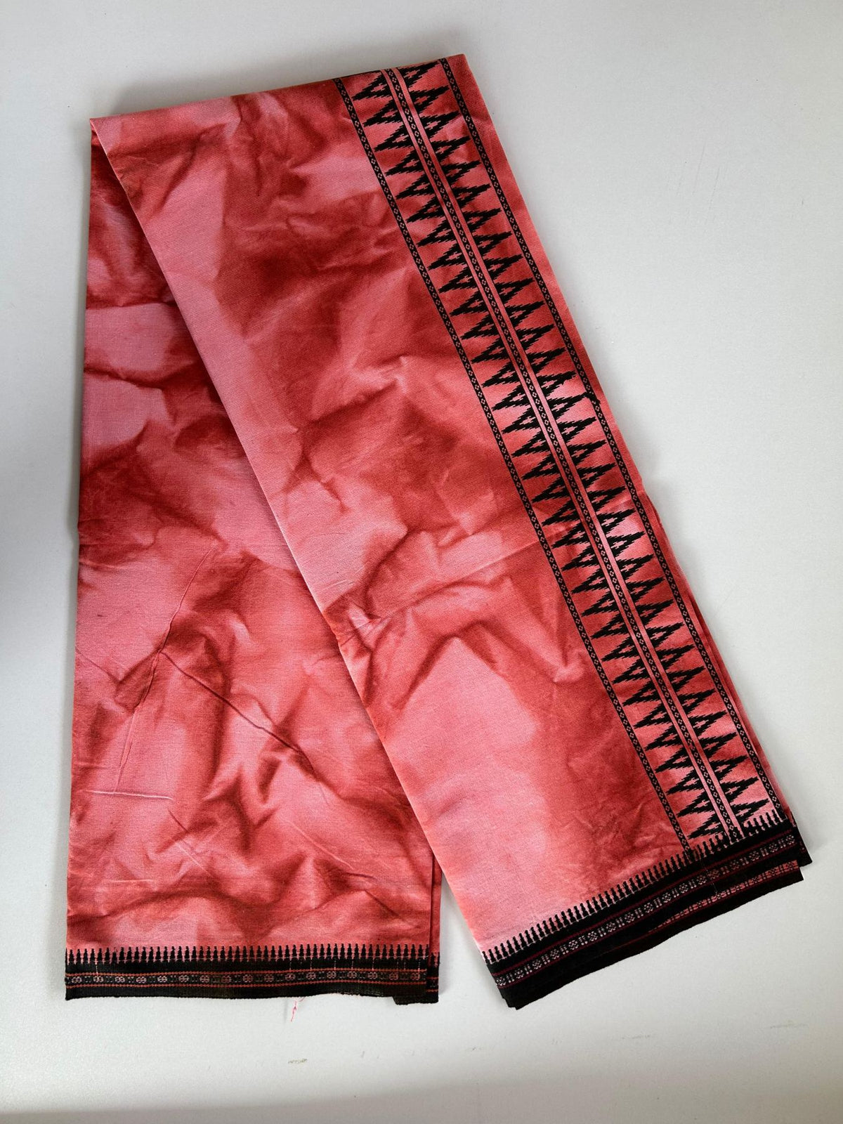 Dyed Single Kaily / Lungi - Kaitharikada - Mixed Cotton - 40s twisted - 2.75 inch Black Printed Design Kara With Coral Red & White Shaded Colour Body (2 meter / 4 muzham) - 10 KK8097 SAT