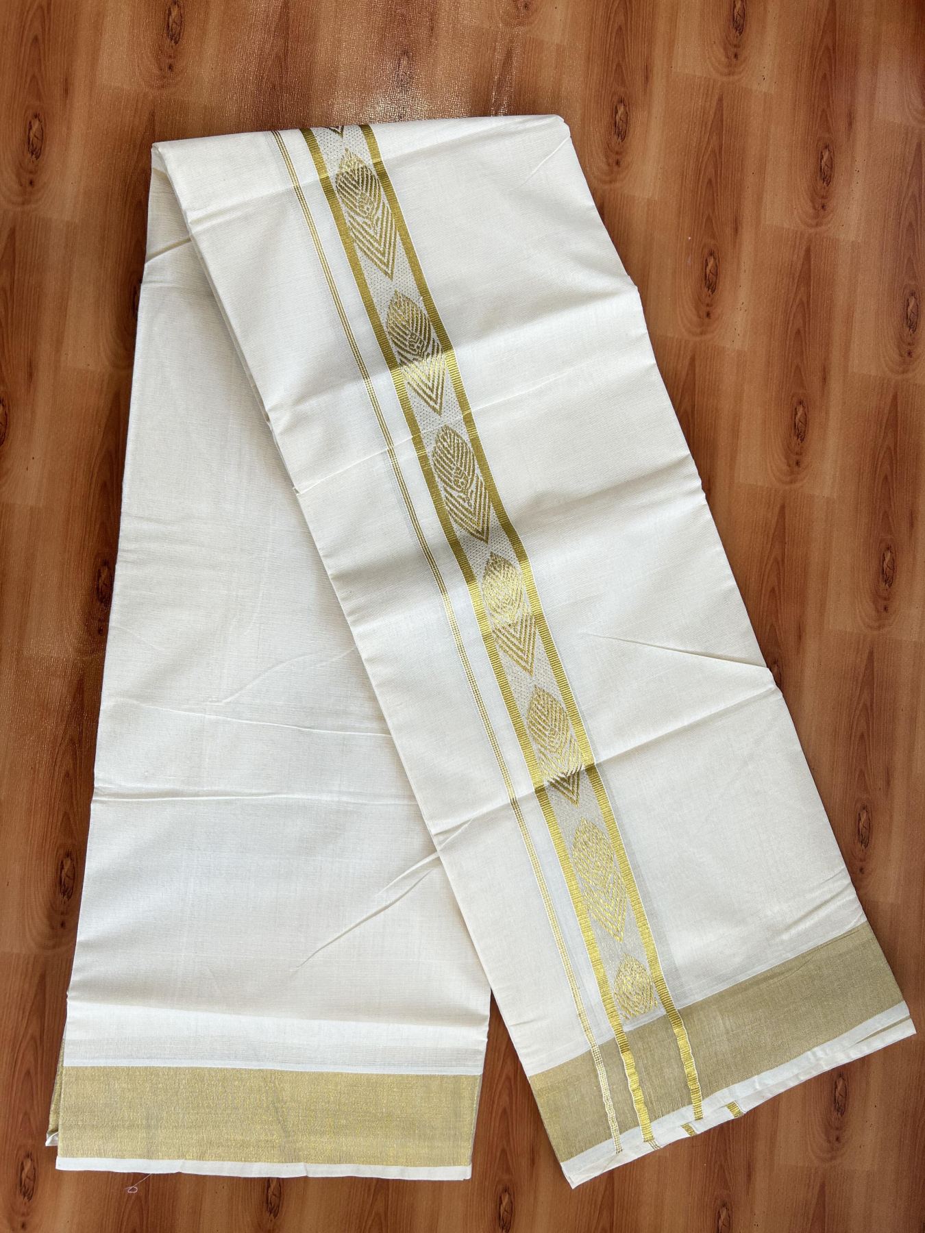 Double Off White - (Unbleached) Mundu/Dhoti - 20% Discount!! Kaitharikada Balaramapuram Pure Cotton - 60s - 1.5 inch Gold Kasav Jacquard Design Kara 4 mtr (8.5 muzham) - 3 KK5395 GAN