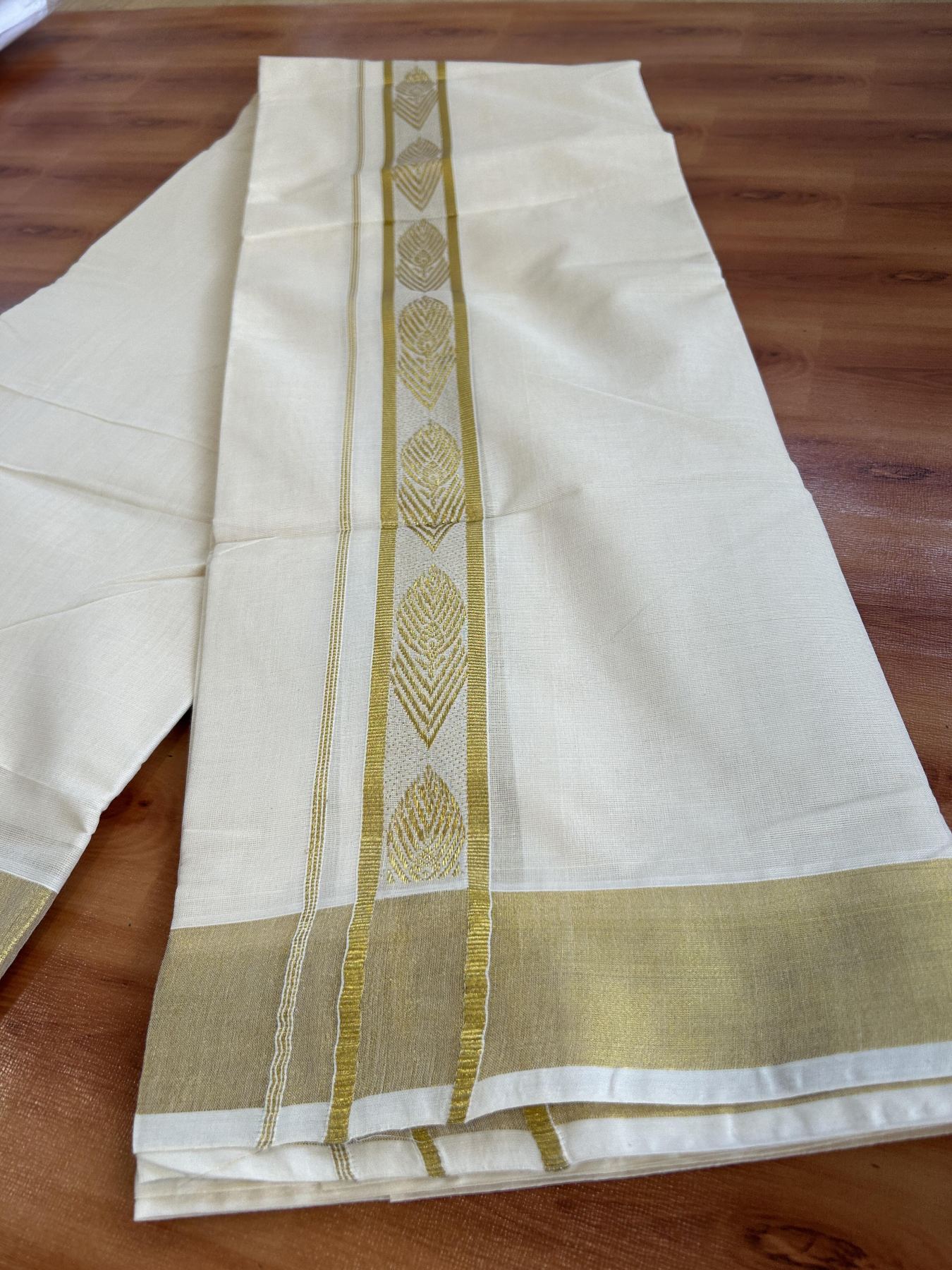 Double Off White - (Unbleached) Mundu/Dhoti - 20% Discount!! Kaitharikada Balaramapuram Pure Cotton - 60s - 1.5 inch Gold Kasav Jacquard Design Kara 4 mtr (8.5 muzham) - 3 KK5395 GAN