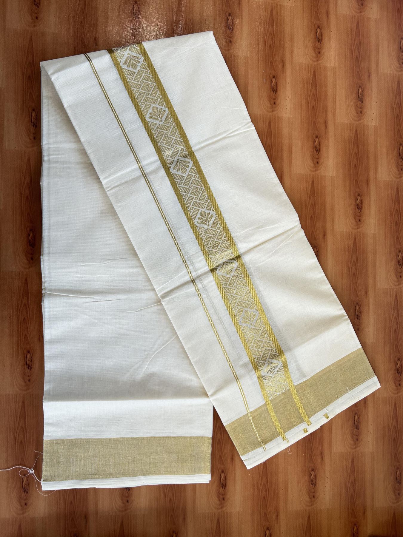 Double Off White - (Unbleached) Mundu/Dhoti - 20% Discount!! Kaitharikada Balaramapuram Pure Cotton - 60s - 1.5 inch Gold Kasav Jacquard Design Kara 4 mtr (8.5 muzham) - 9 KK5395 GAN