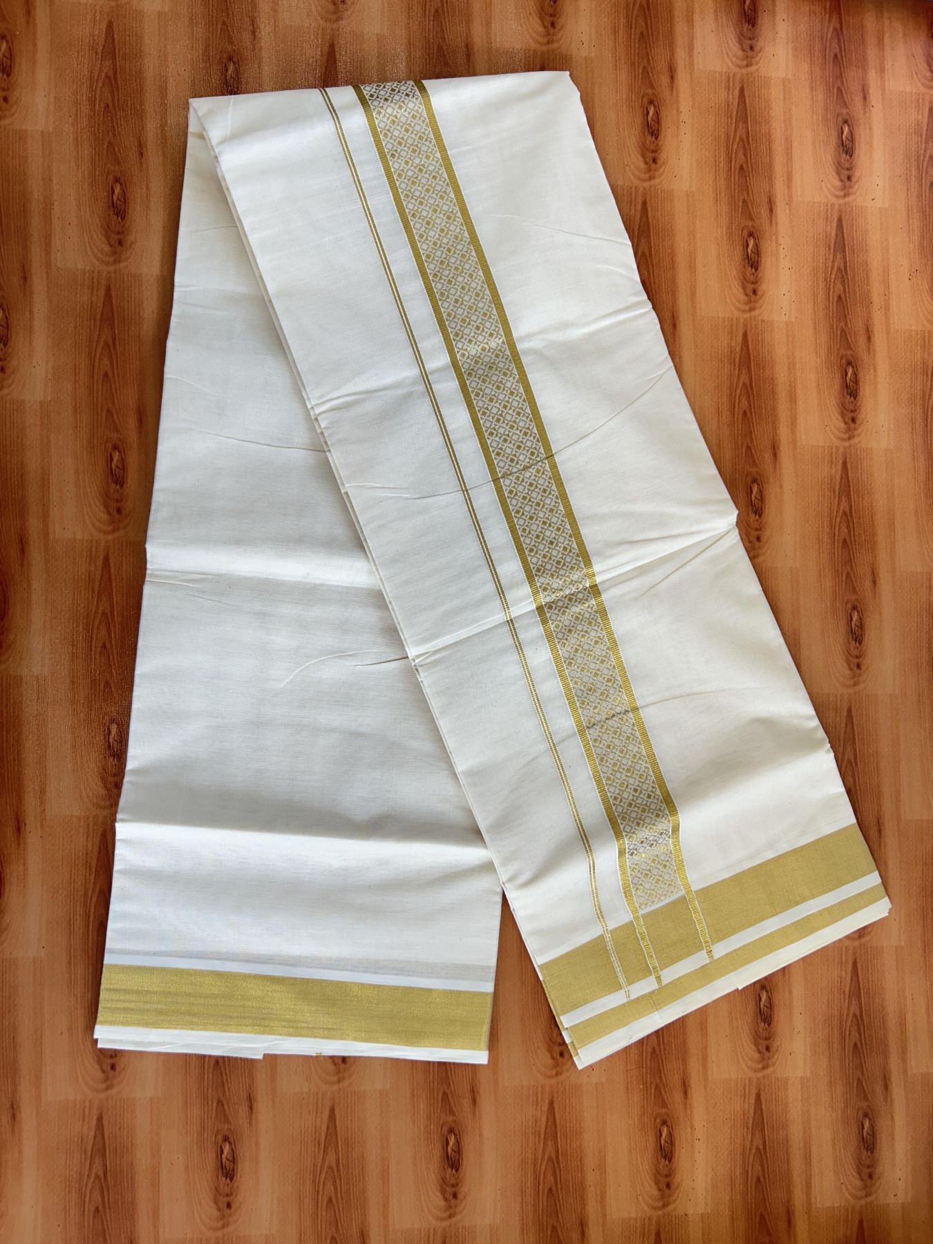 Double Off White - (Unbleached) Mundu/Dhoti - 20% Discount!! Kaitharikada Balaramapuram Pure Cotton - 60s - 1.5 inch Gold Kasav Jacquard Design Kara 4 mtr (8.5 muzham) - 7 KK5395 GAN