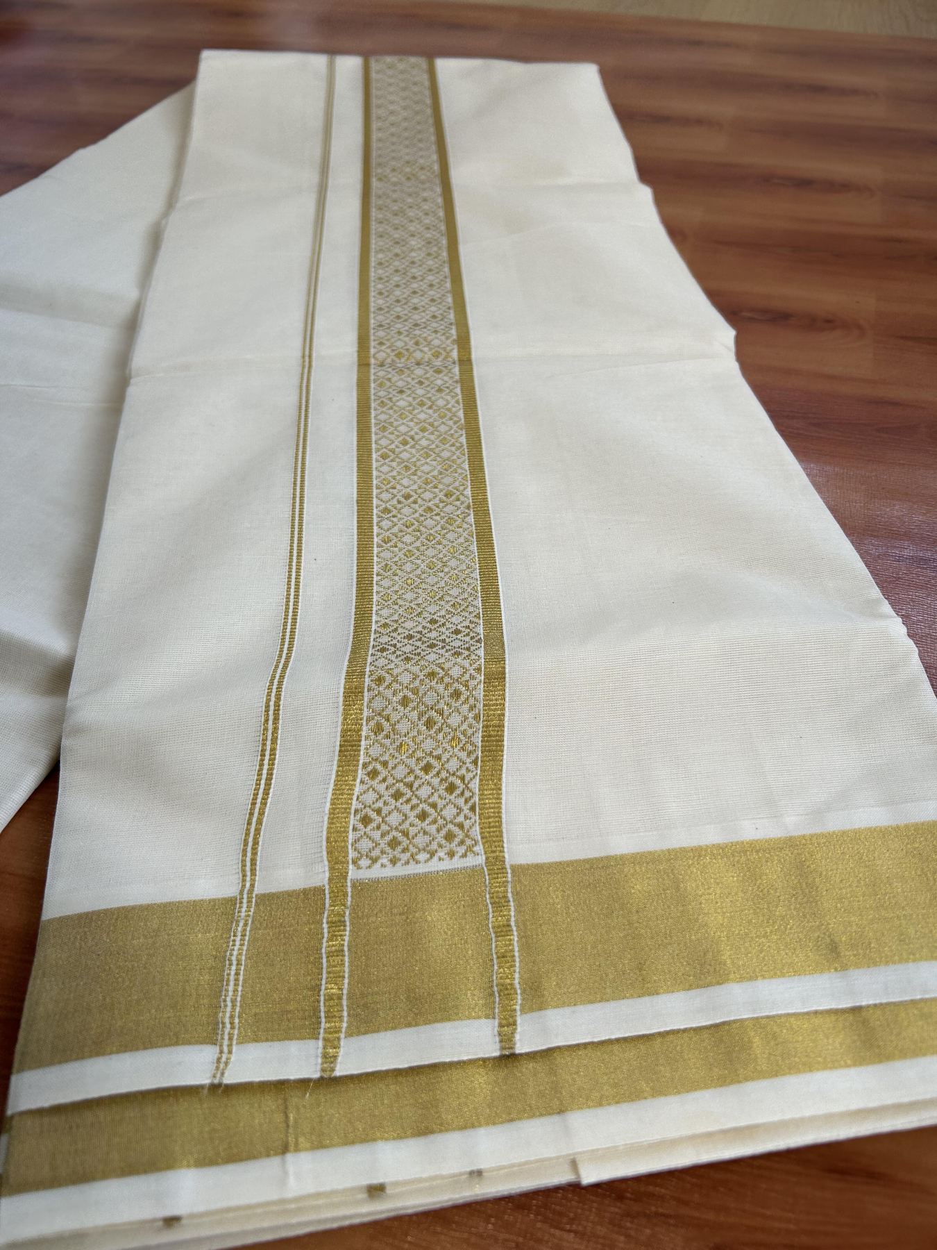 Double Off White - (Unbleached) Mundu/Dhoti - 20% Discount!! Kaitharikada Balaramapuram Pure Cotton - 60s - 1.5 inch Gold Kasav Jacquard Design Kara 4 mtr (8.5 muzham) - 7 KK5395 GAN