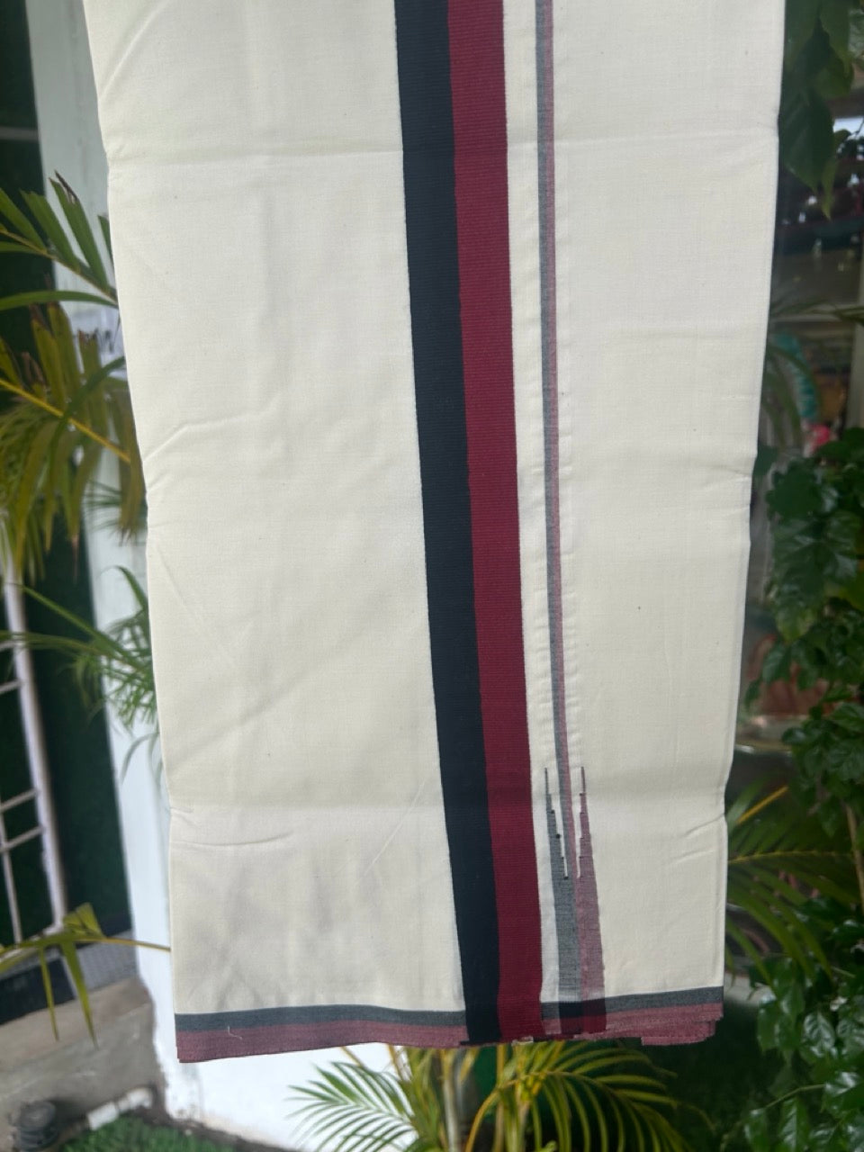 DMK Veshti - KaithariKada Balaramapuram 100% COTTON SINGLE OFF WHITE- (Unbleached) Mundu/Dhoti-100X100 -1.5 inch Puliyilakkara Maroon & Black Chutty (2 meter / 4 muzham) - 9KK5168ASH
