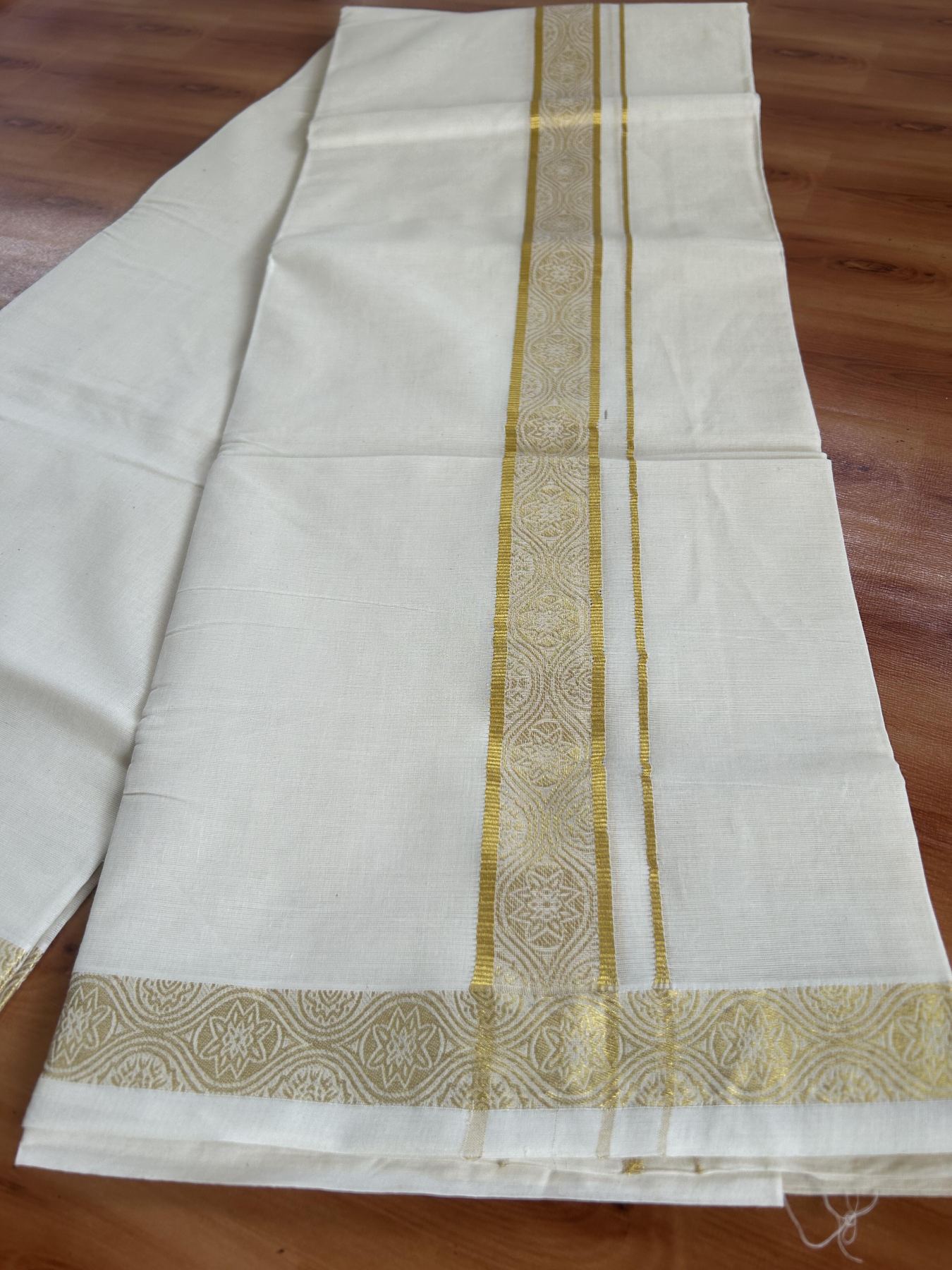 Double Off White - (Unbleached) Mundu/Dhoti - 20% Discount!! Kaitharikada Balaramapuram Pure Cotton - 60s - 1.5 inch Gold Kasav Jacquard Design Kara 4 mtr (8.5 muzham) - 5 KK5395 GAN