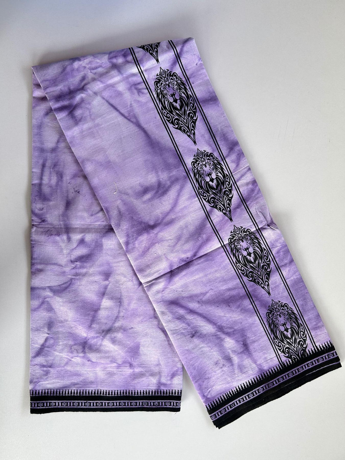 Dyed Single Kaily / Lungi - Kaitharikada - Mixed Cotton - 40s twisted - 2.5 inch Black Lion Printed Design Kara With Lavender Purple & White Shaded Colour Body (2 meter / 4 muzham) - 63 KK8097 SAT