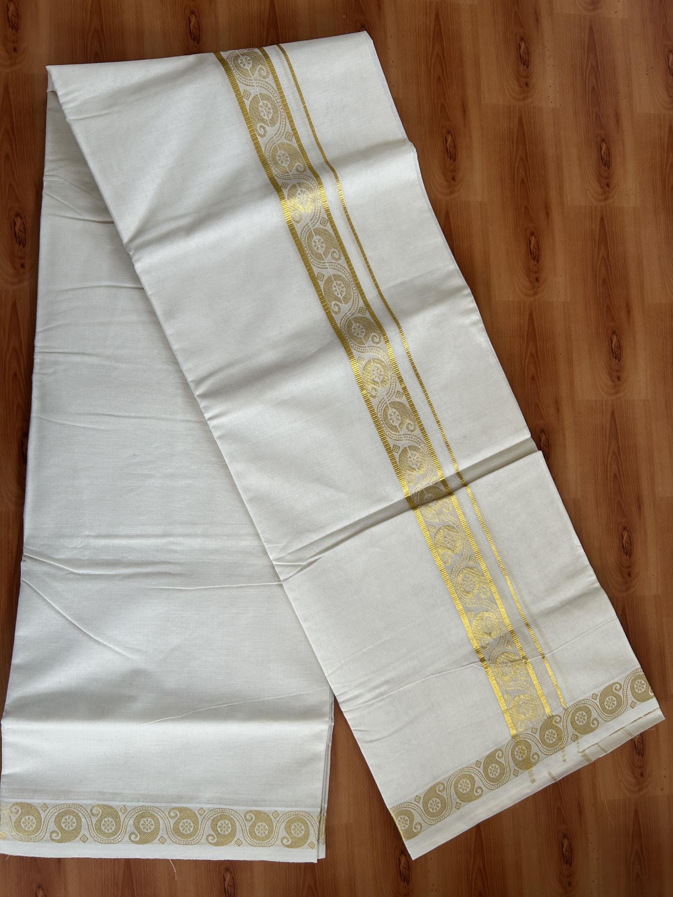Double Off White - (Unbleached) Mundu/Dhoti - 20% Discount!! Kaitharikada Balaramapuram Pure Cotton - 60s - 1.5 inch Gold Kasav Jacquard Design Kara 4 mtr (8.5 muzham) - 4 KK5395 GAN