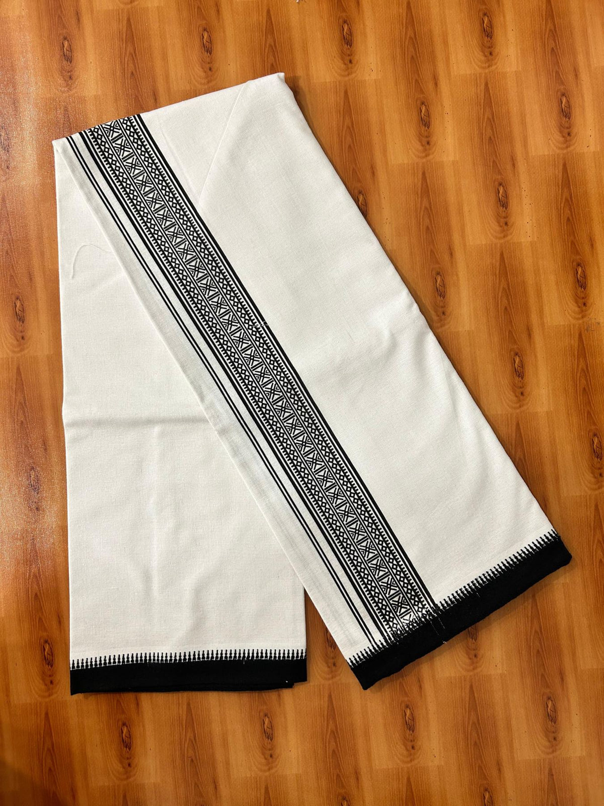 Kaitharikada - Single Kaily / Lungi - Mixed Cotton - 40s twisted - 3 inch Black Printed Design Kuppadam kara with White colour body (2 meter / 4 muzham) - 6 KK8069 GAN