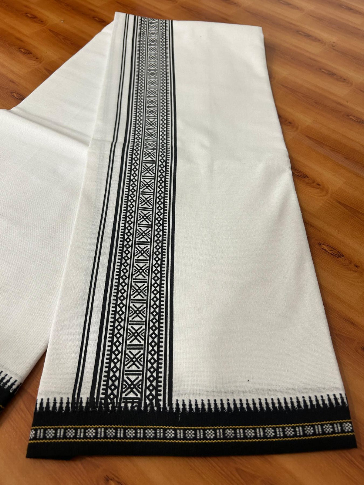 Kaitharikada - Single Kaily / Lungi - Mixed Cotton - 40s twisted - 3 inch Black Printed Design Kuppadam kara with White colour body (2 meter / 4 muzham) - 4 KK8069 GAN