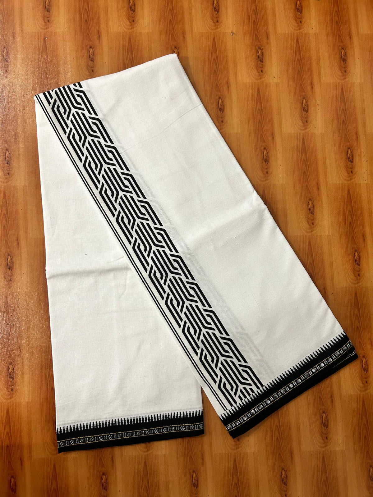 Kaitharikada - Single Kaily / Lungi - Mixed Cotton - 40s twisted - 3 inch Black Printed Design Kuppadam kara with White colour body (2 meter / 4 muzham) - 2 KK8069 GAN
