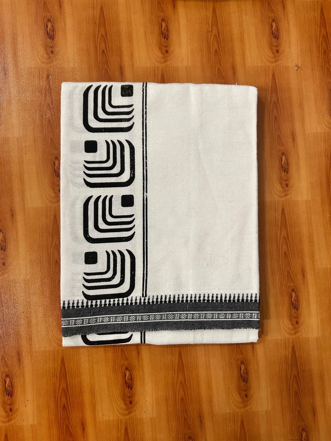 Kaitharikada - Single Kaily / Lungi - Mixed Cotton - 40s twisted - 3 inch Black Printed Design Kuppadam kara with White colour body (2 meter / 4 muzham) - 1 KK8069 GAN