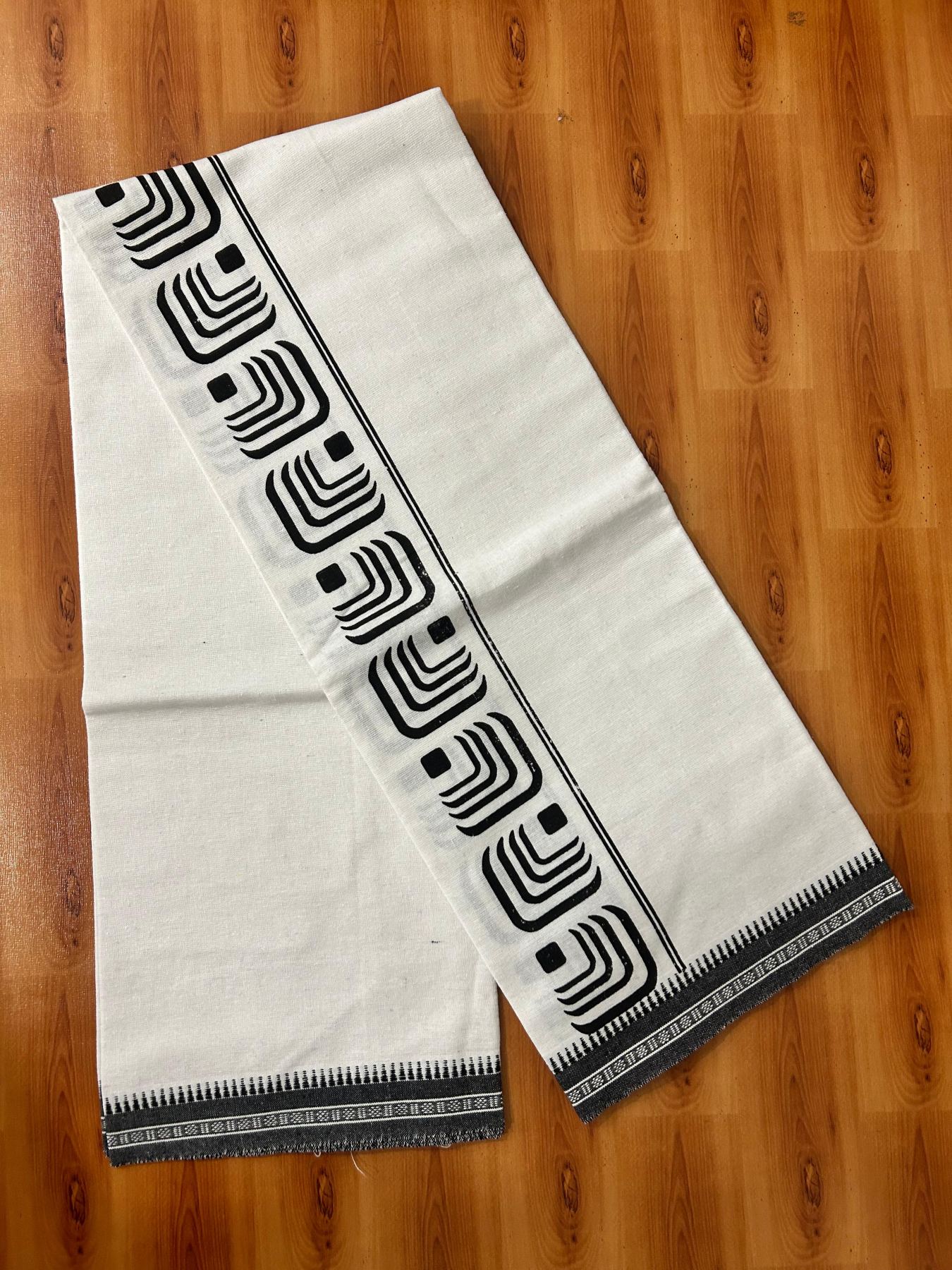 Kaitharikada - Single Kaily / Lungi - Mixed Cotton - 40s twisted - 3 inch Black Printed Design Kuppadam kara with White colour body (2 meter / 4 muzham) - 1 KK8069 GAN