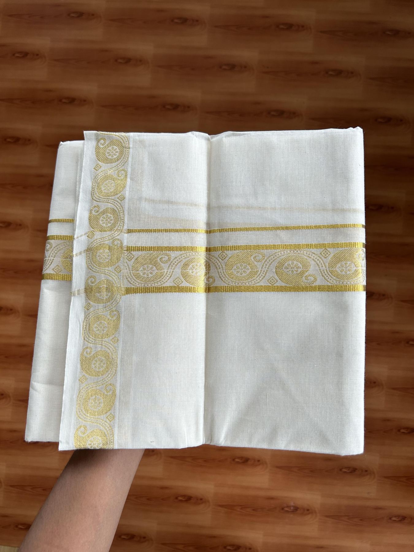 Double Off White - (Unbleached) Mundu/Dhoti - 20% Discount!! Kaitharikada Balaramapuram Pure Cotton - 60s - 1.5 inch Gold Kasav Jacquard Design Kara 4 mtr (8.5 muzham) - 4 KK5395 GAN