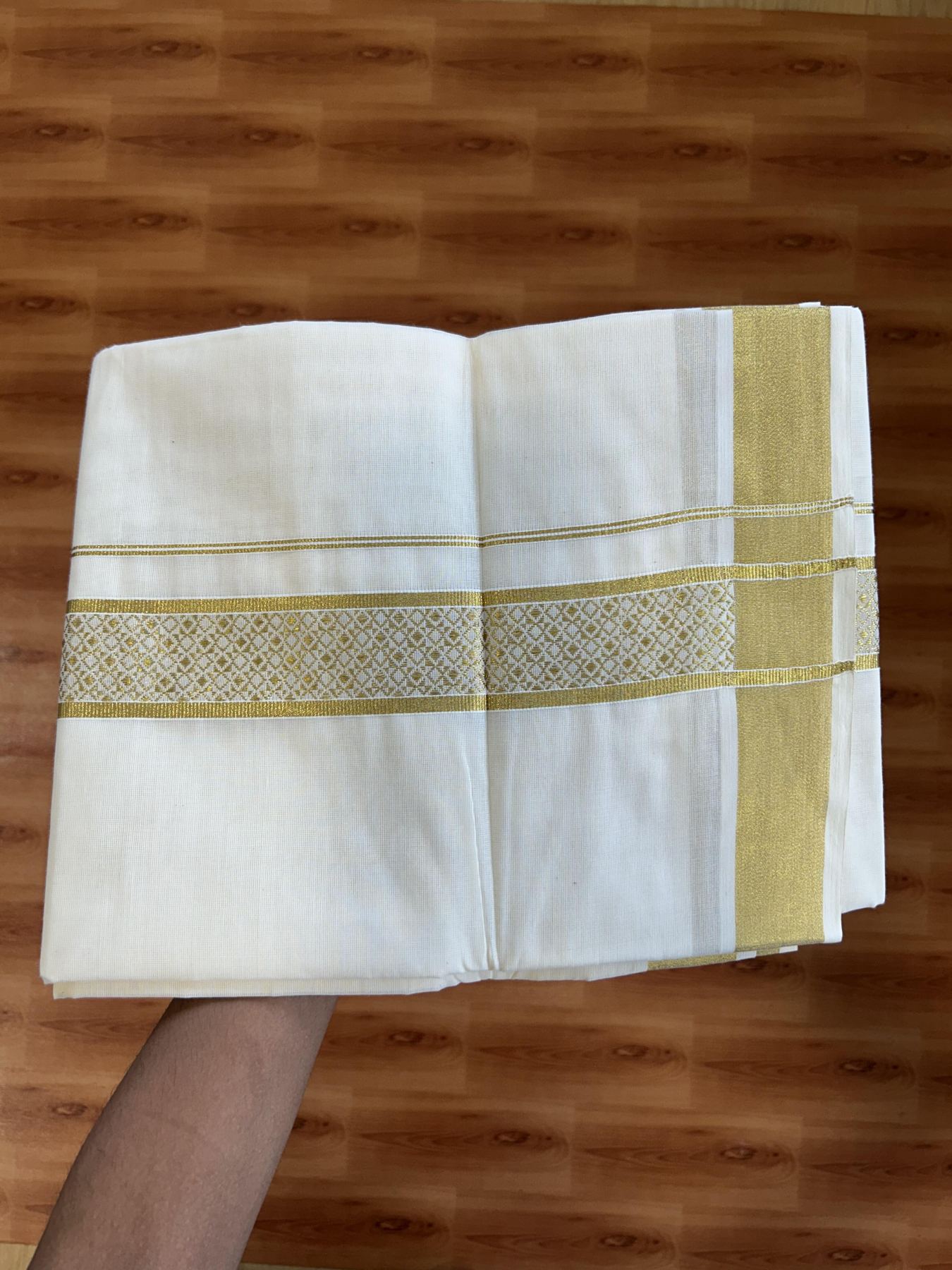 Double Off White - (Unbleached) Mundu/Dhoti - 20% Discount!! Kaitharikada Balaramapuram Pure Cotton - 60s - 1.5 inch Gold Kasav Jacquard Design Kara 4 mtr (8.5 muzham) - 7 KK5395 GAN