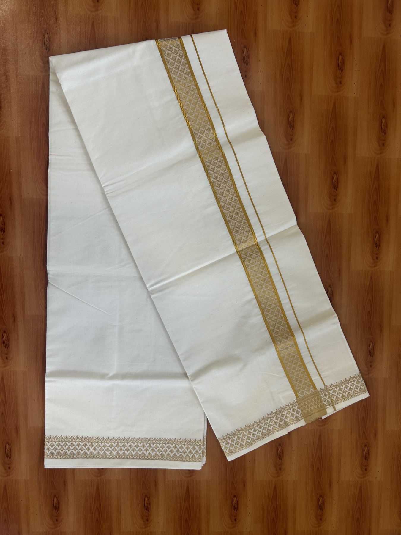 Single Off White - (Unbleached) Mundu/Dhoti - 20% Discount!! Kaitharikada Balaramapuram Pure Cotton - 40s - 1.25 inch Gold Kasav Jacquard Design Kara 2 mtr (4 muzham) - 15 KK5395 GAN