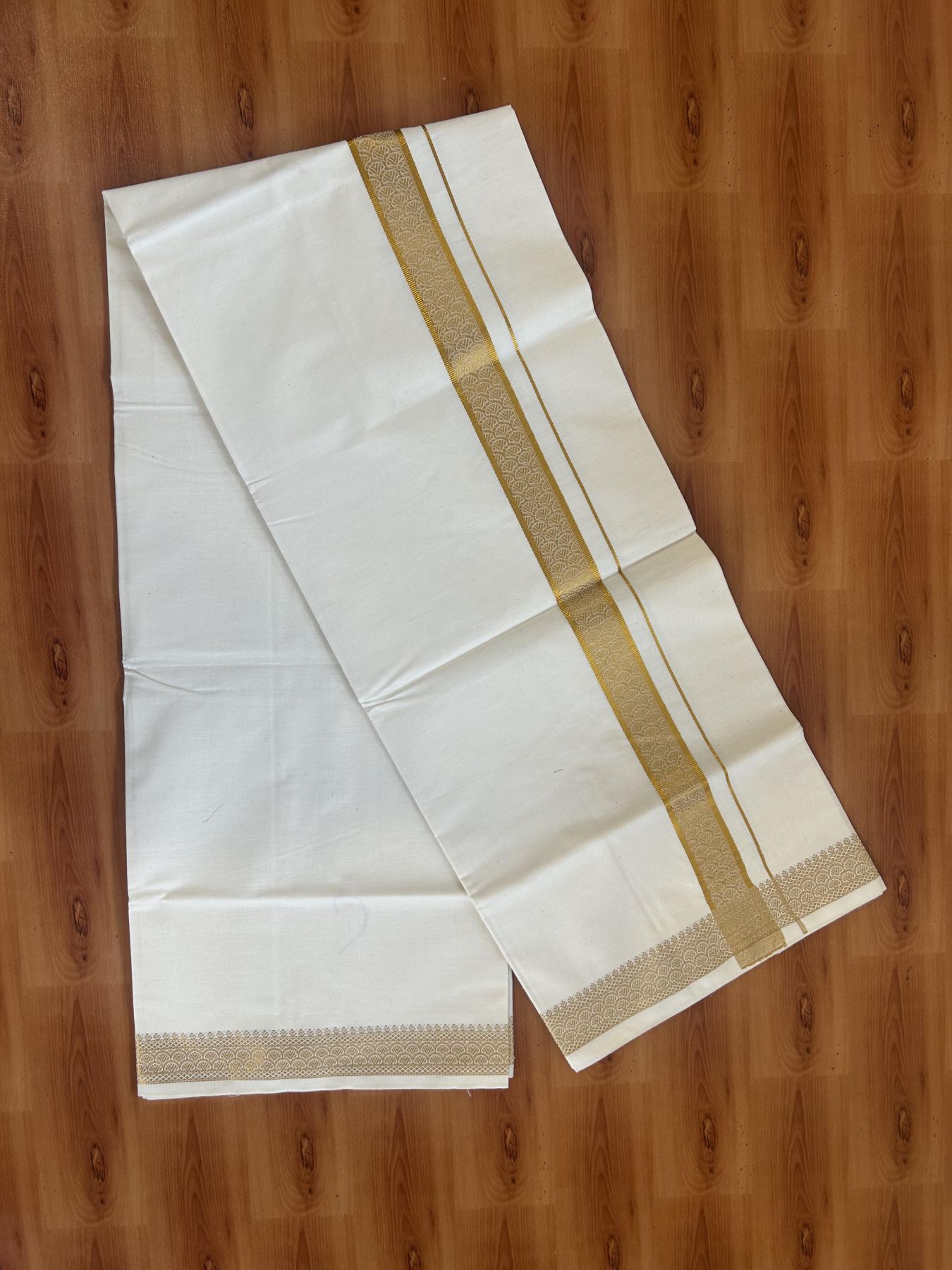 Single Off White - (Unbleached) Mundu/Dhoti - 20% Discount!! Kaitharikada Balaramapuram Pure Cotton - 40s - 1.25 inch Gold Kasav Jacquard Design Kara 2 mtr (4 muzham) - 16 KK5395 GAN