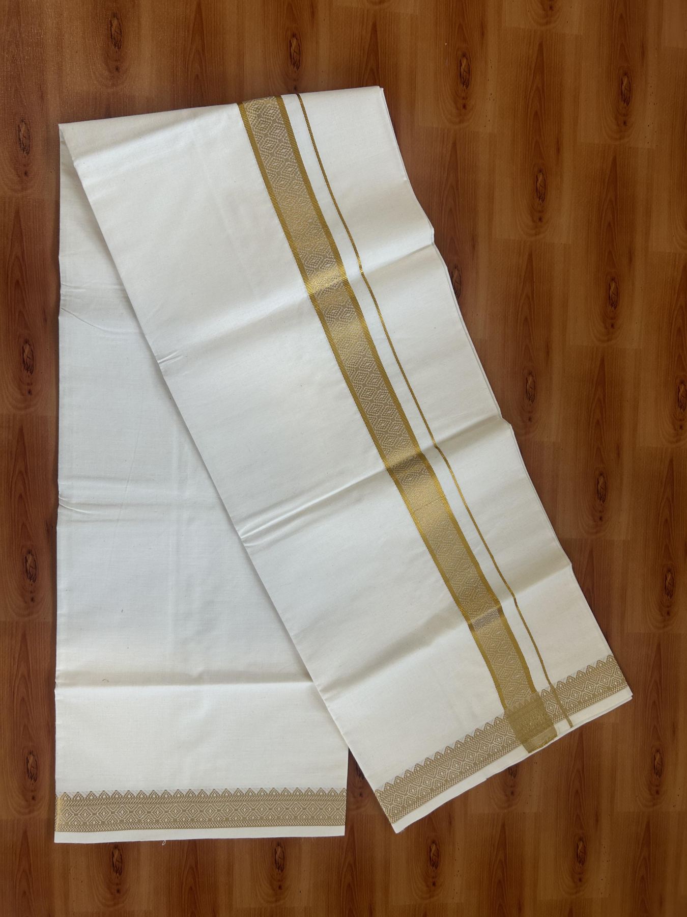Single Off White - (Unbleached) Mundu/Dhoti - 20% Discount!! Kaitharikada Balaramapuram Pure Cotton - 40s - 1.25 inch Gold Kasav Jacquard Design Kara 2 mtr (4 muzham) - 24 KK5395 GAN