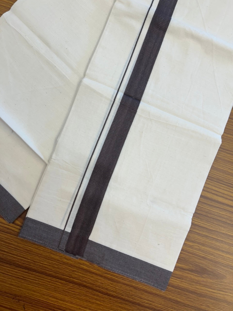 Single Off white - Kaitharikada 100% Cotton 40s Thread Mundu / Dothi - 1 inch Chocolate Brown Kara (2 meters / 4 mulam) - 33 KK5298 SKM