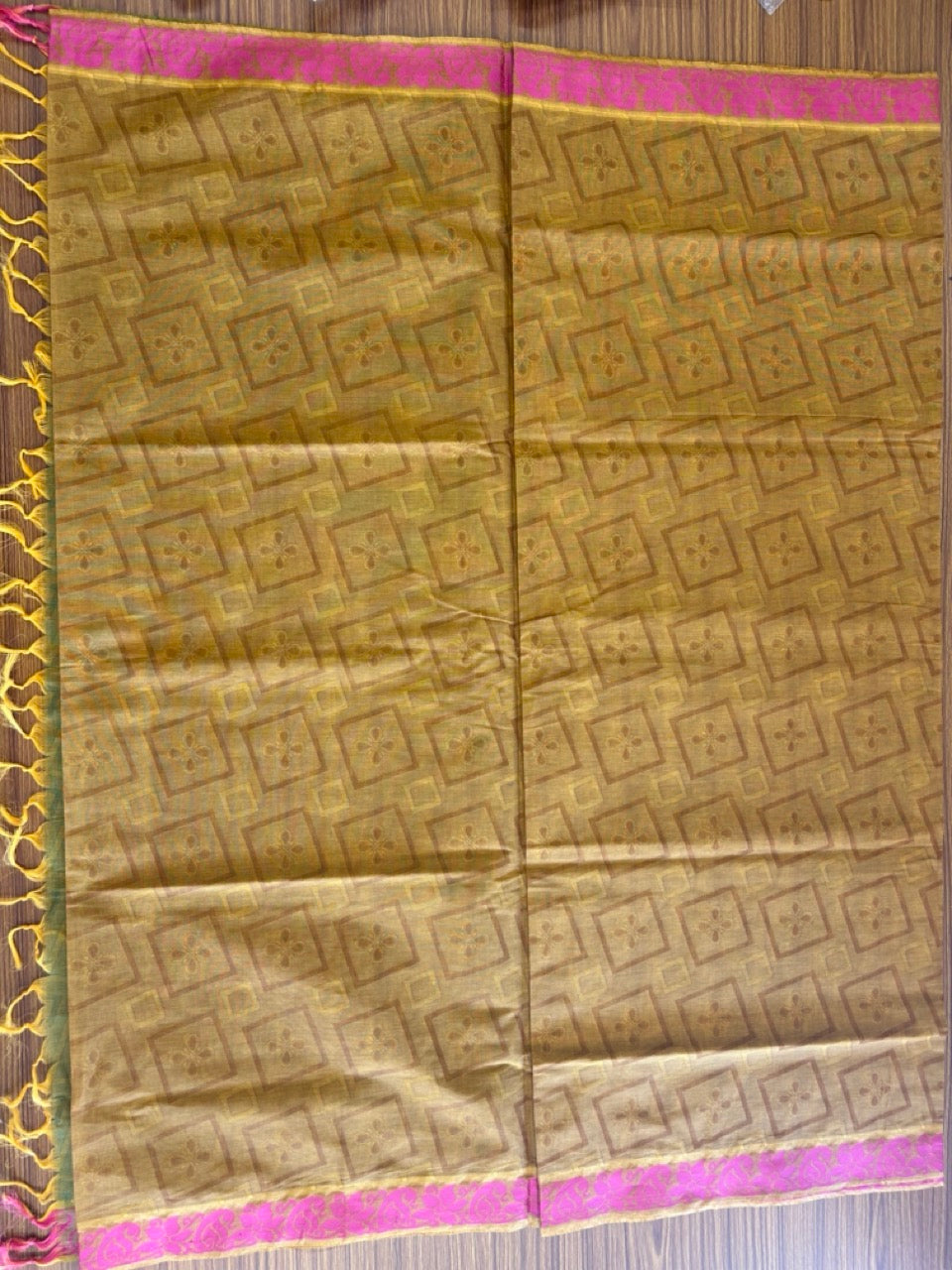 Kerala Colour Cotton Saree - Brownish Orange Green & Magenta Flower Design Kara - Kaitharikada - 10KK1007RJT