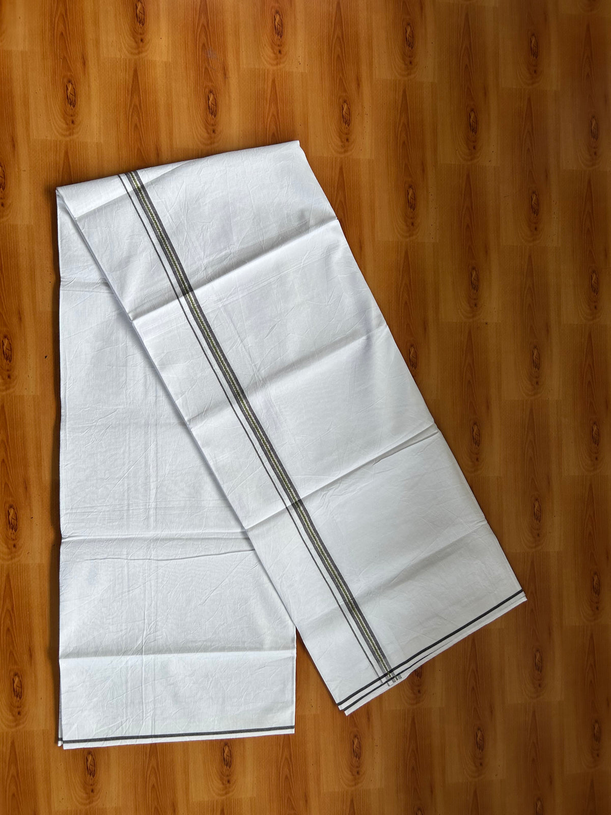 Single Mundu/Dhoti  - Pure White - KaithariKada Pulimood 100% Cotton - Twisted 60s Thread - 0.5 inch Brown& Silver & Green Design Kara (2 meter / 4 muzham) - 10 KK5556 GL