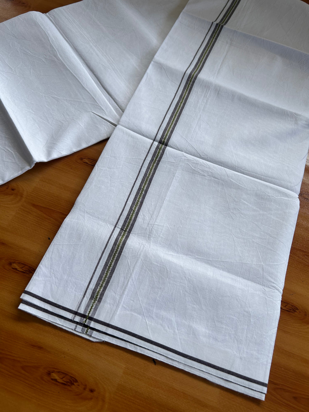 Single Mundu/Dhoti  - Pure White - KaithariKada Pulimood 100% Cotton - Twisted 60s Thread - 0.5 inch Brown& Silver & Green Design Kara (2 meter / 4 muzham) - 10 KK5556 GL